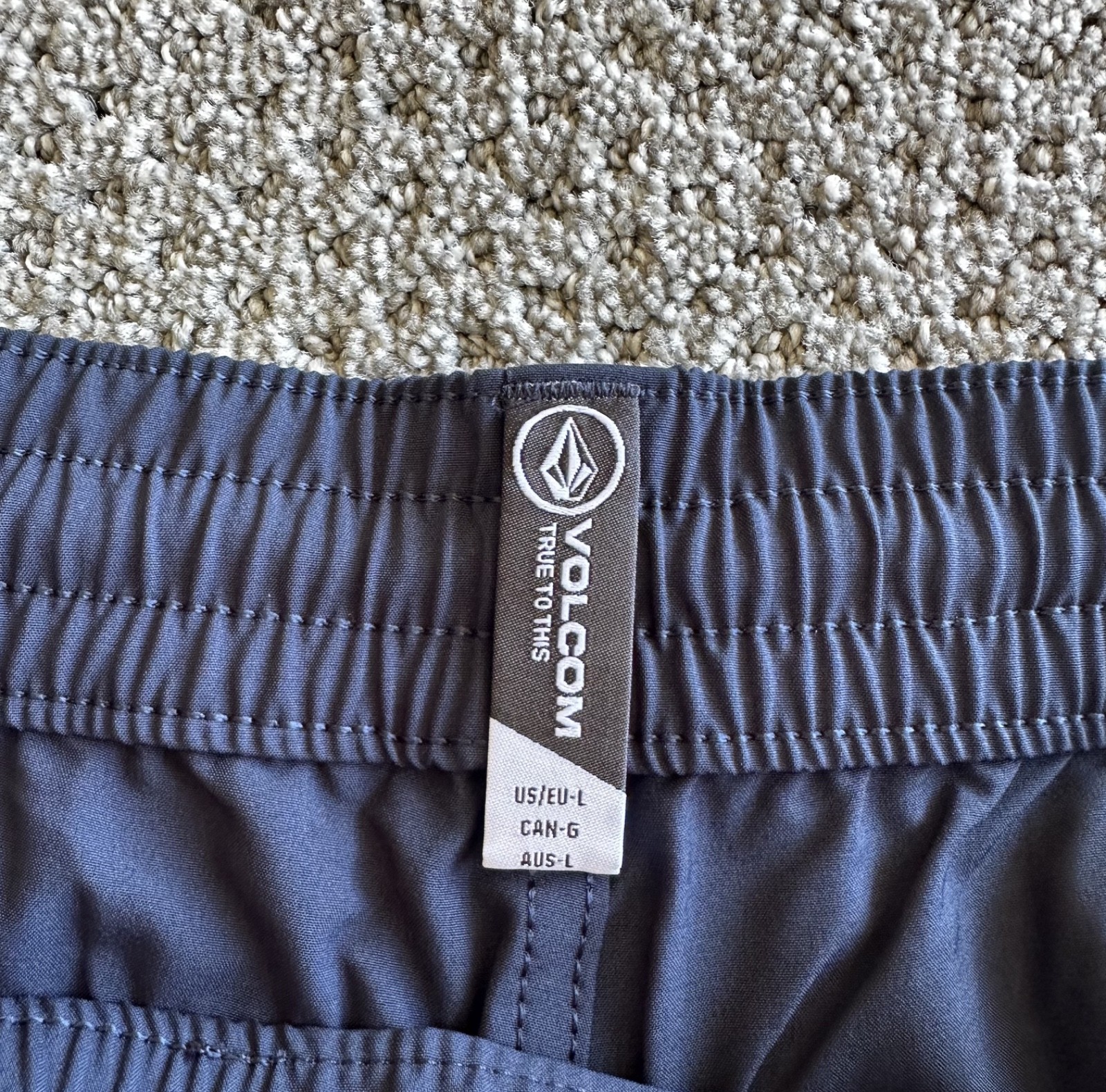 Volcom Men’s Stones 18″ Elastic Waist Hybrid Shorts Size Large Navy New With Tag