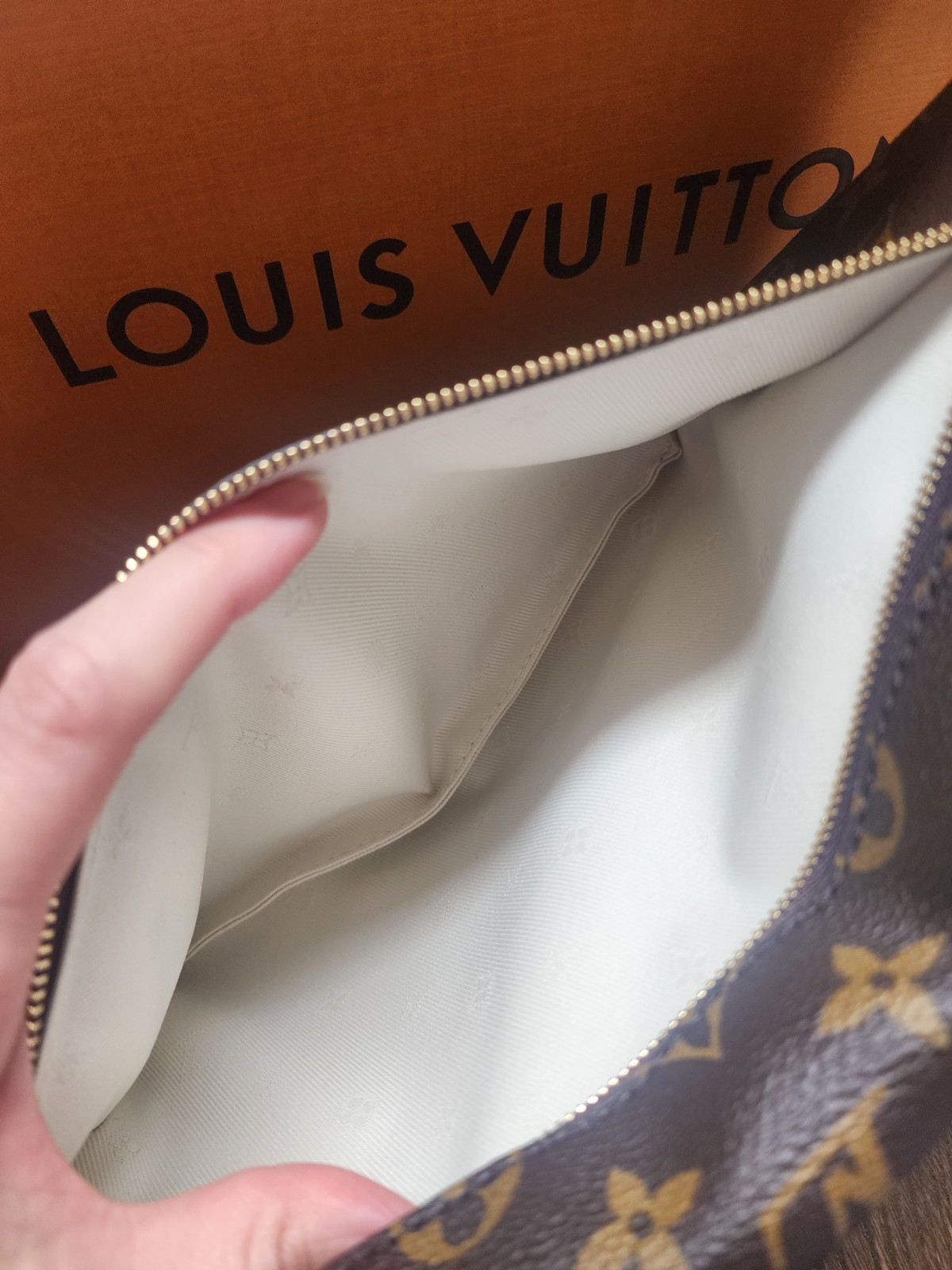 $2020 Brand New Authentic Louis Vuitton High Rise Monogram Belt Bag M46784