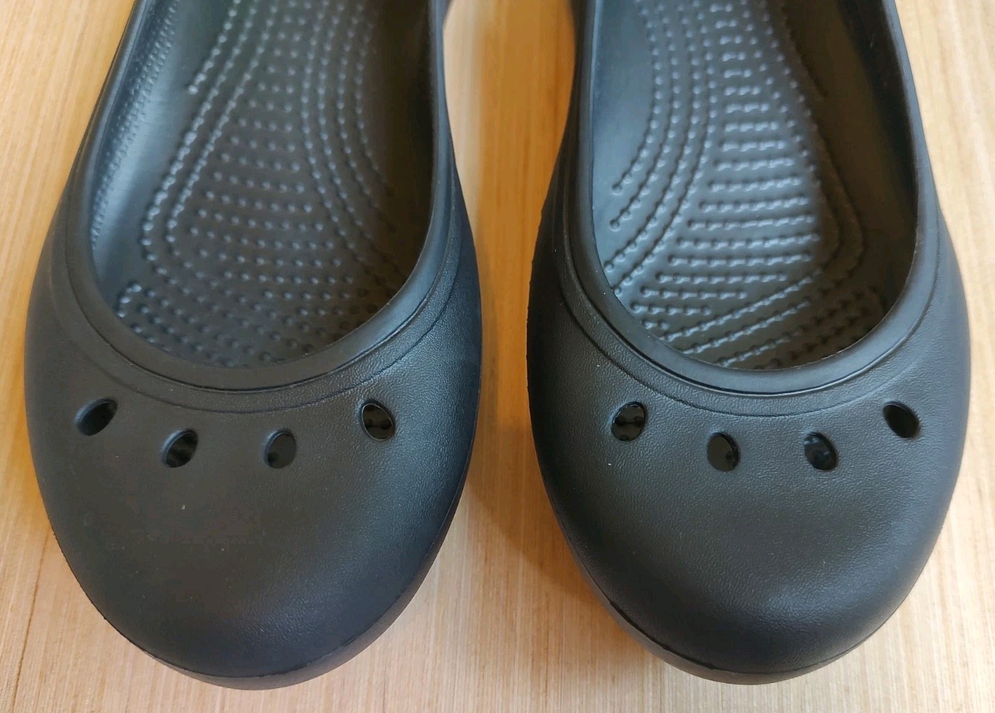 Crocs Women’s Kadee Ballet Flats Black Cut Out Details Size 7 NEW Shoes Flat