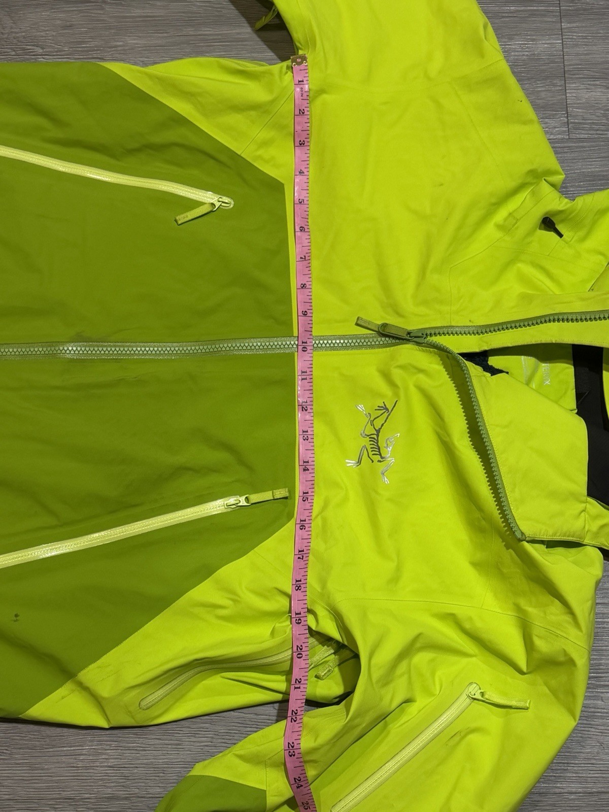 Arc’teryx Men’s Hooded Full Zip Shell Jacket Green Colorblock Regular M