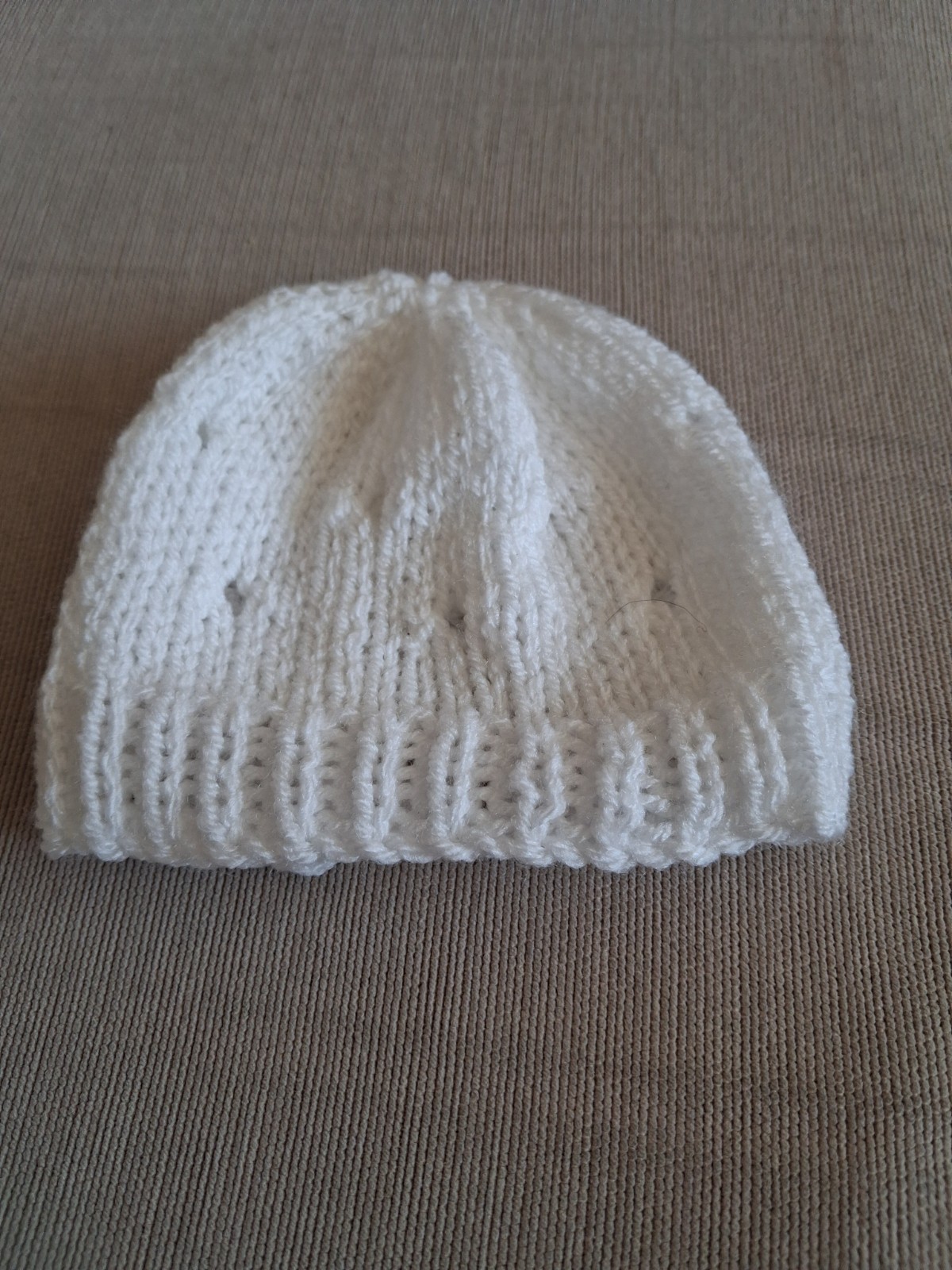 White Baby Hat Stretches Up To 6.5 Inches
