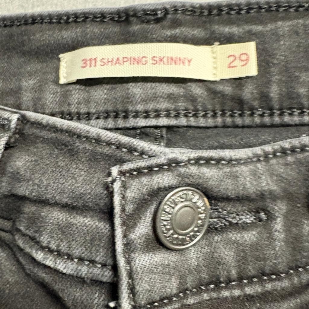 Levi’s 311 Shaping Skinny Jeans Womens Size 29×32 Black Denim Stretch Pants