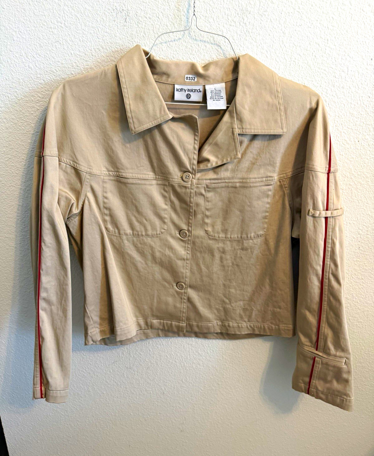 Kathy Ireland Women’s Beige Cropped Short Button Front Jacket w/ Pockets, L