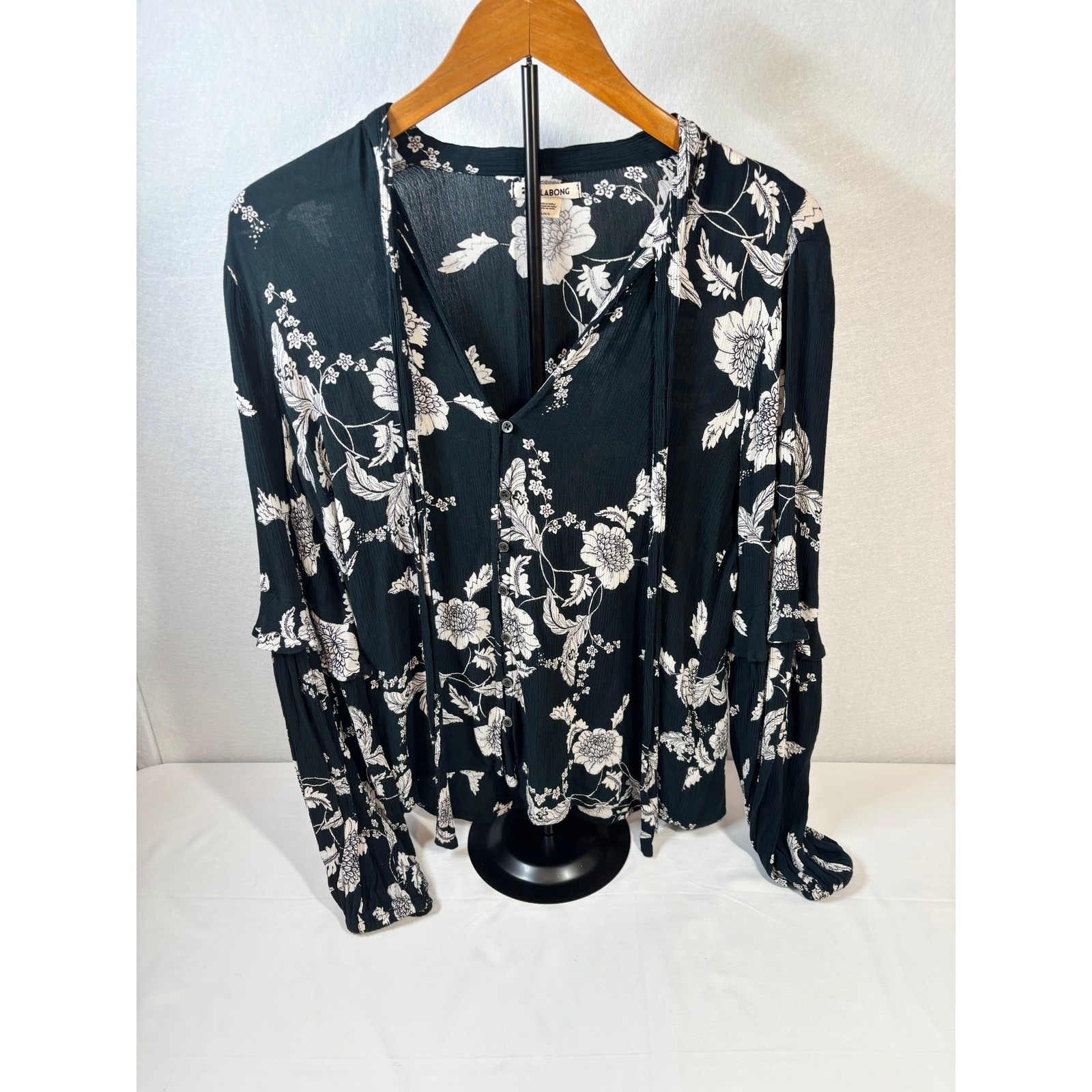 Billabong Womens Black White Floral Ruffle Sleeve Tie Neck Blouse Size Large