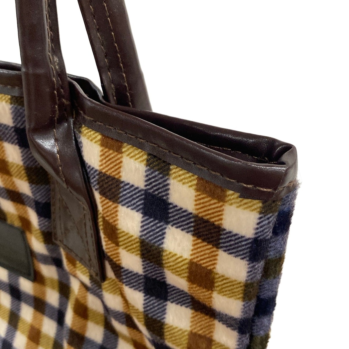 Aquascutum White Navy Brown Chemical Fiber Synthetic Leather Tote Bag