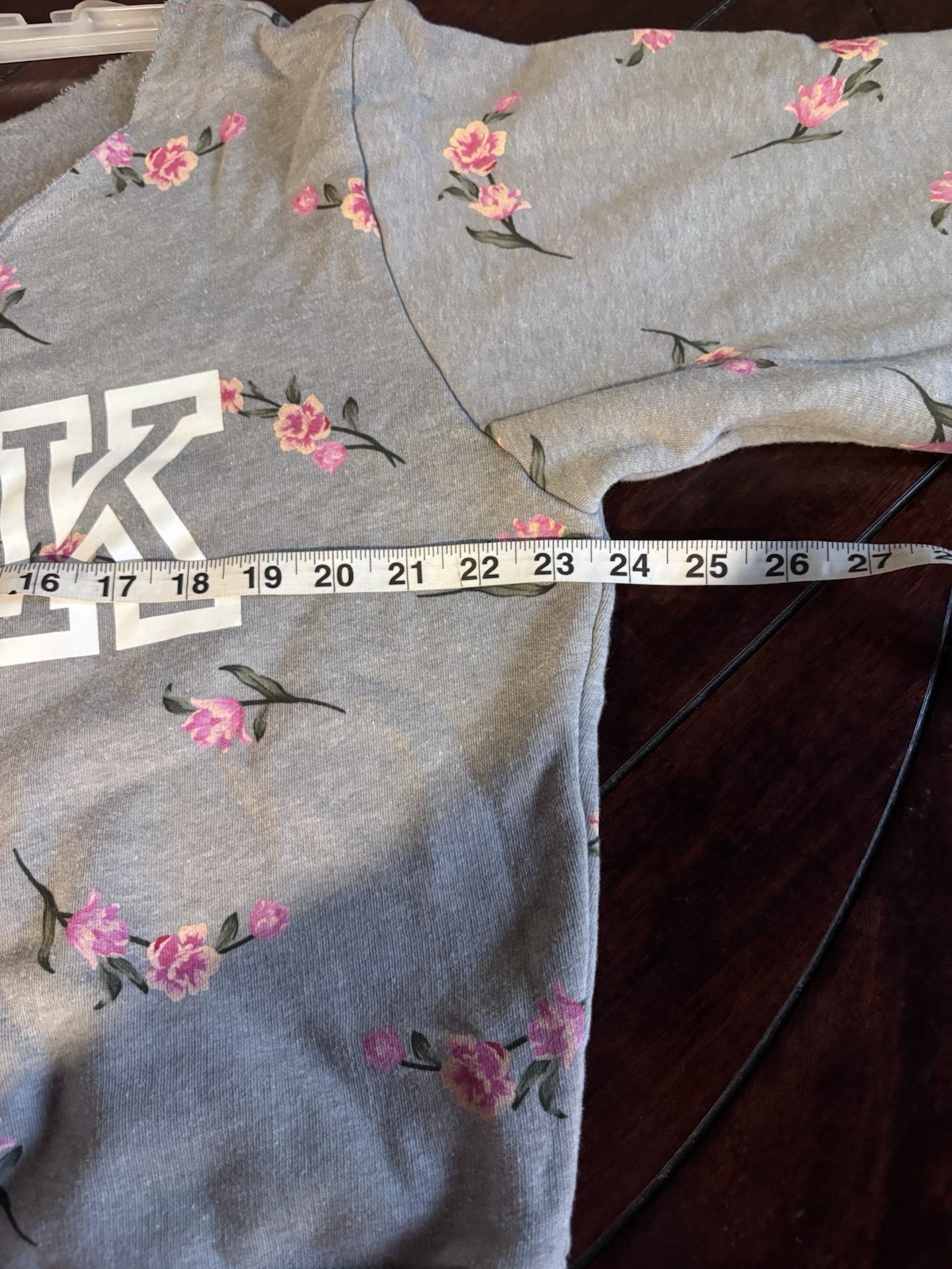Victoria’s Secret PINK Womens Large Grey Pink Roses Long Sleeve Sweatshirt