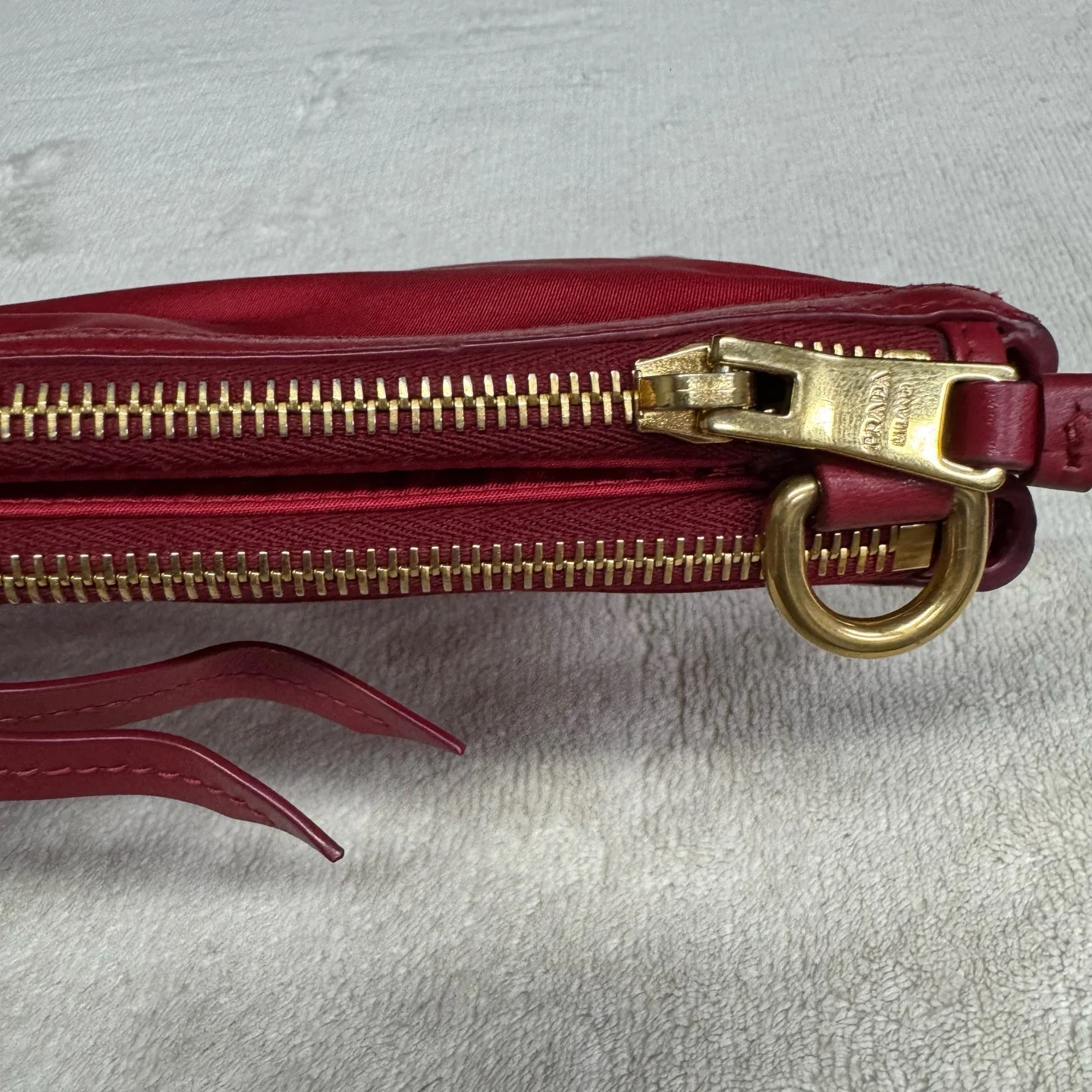 Prada Clutch Red Tessuto Nylon Calfskin (zs051826b5r)