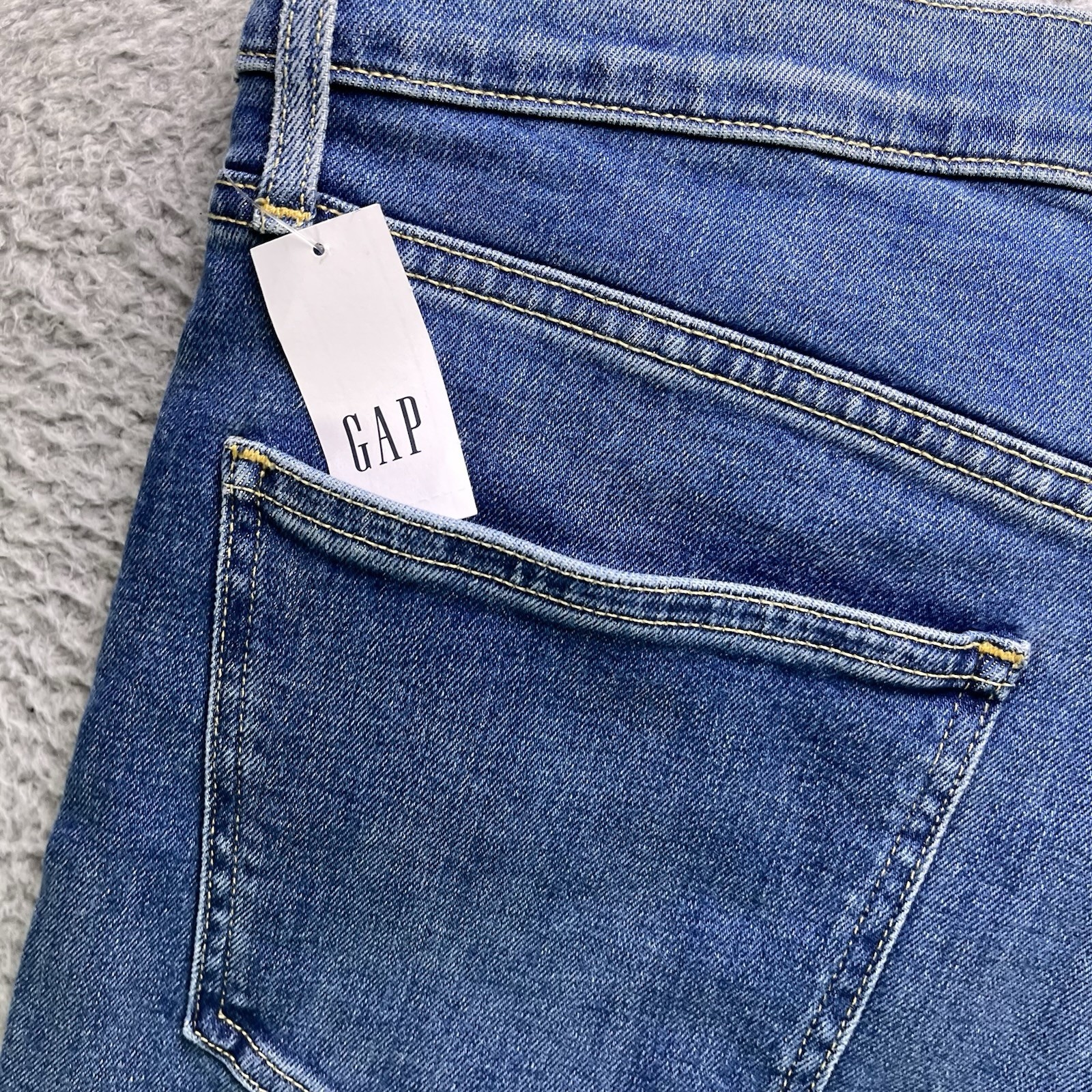 Gap Vintage High Rise Slim Jeans Womens 31 / 12R Blue Distressed Denim NWT