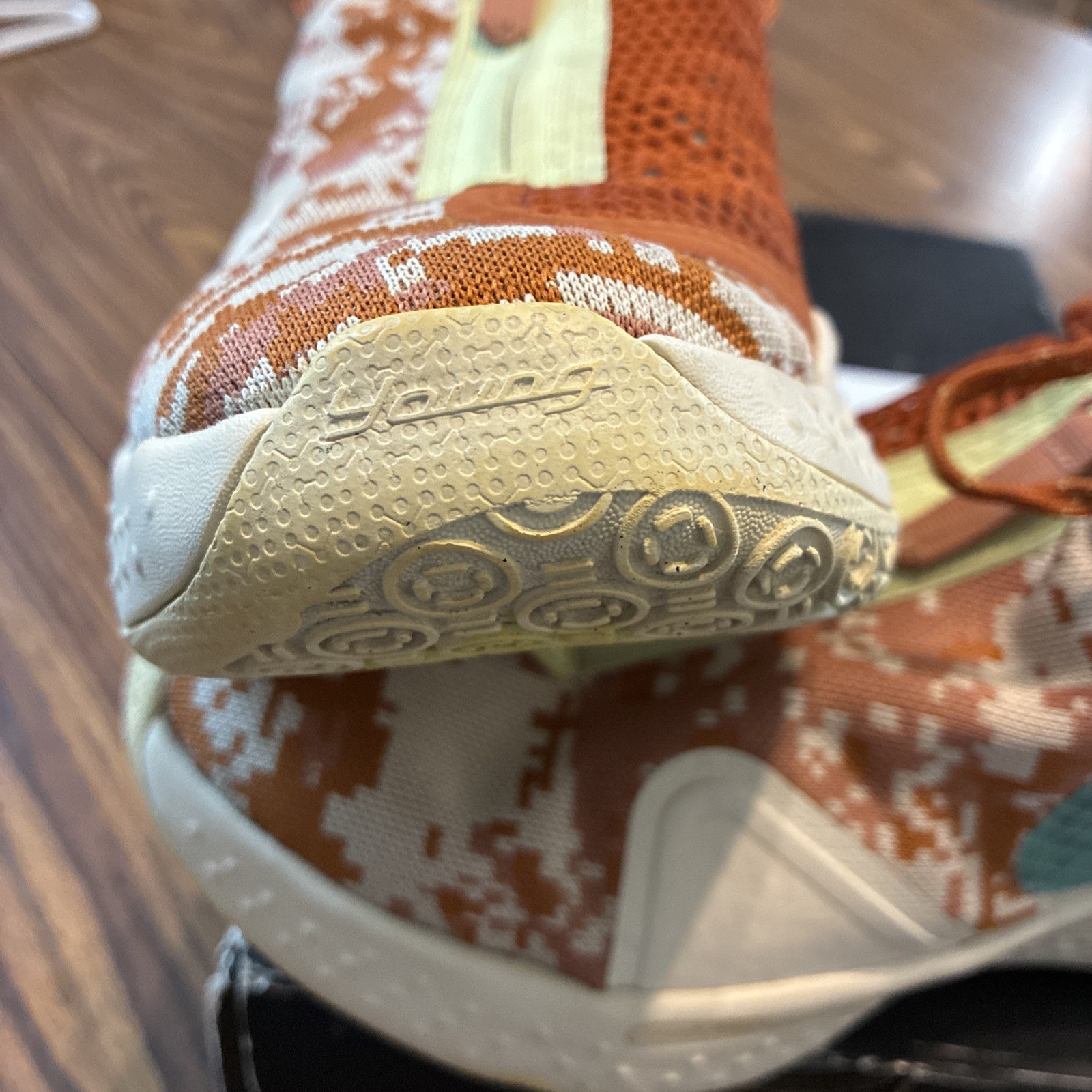 Gatorade x Nike PG 4 GE NBA 2K20 Size 8.5 Men’s Used with Box