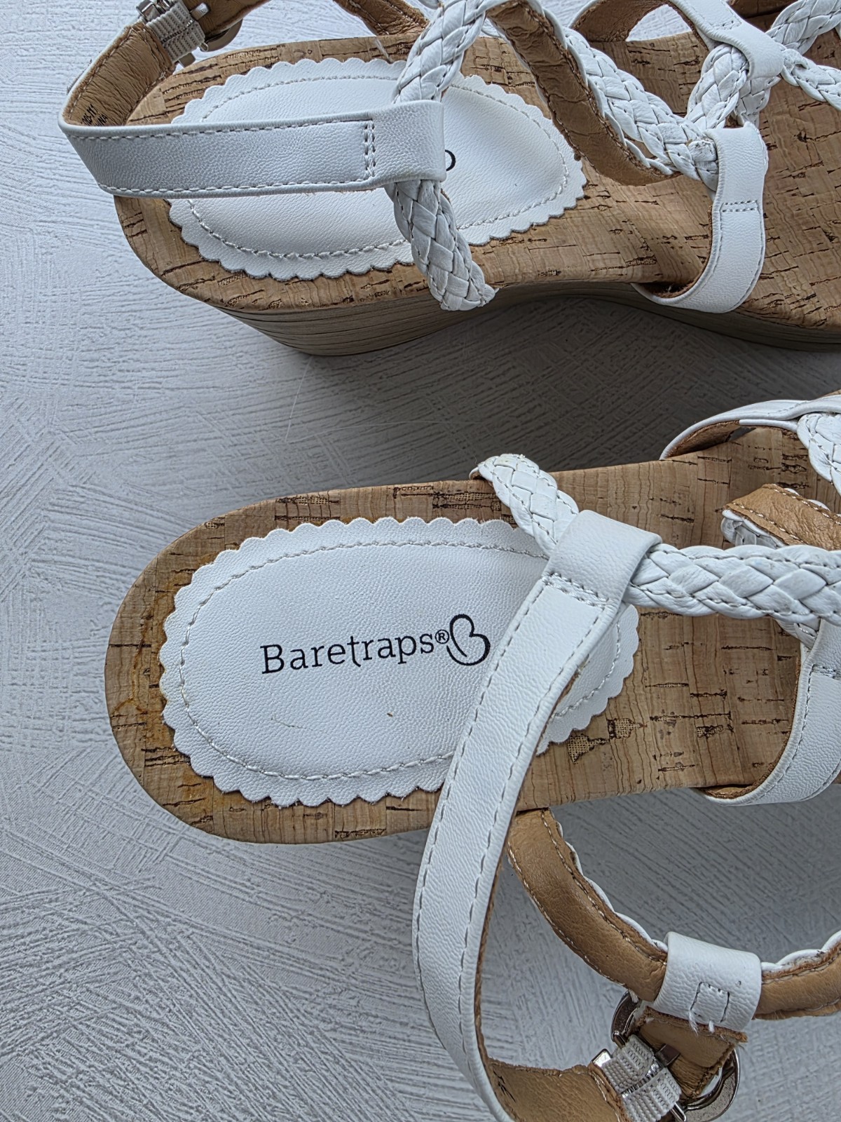 BareTraps White Mairi Wedge Sandals with Multi-Strap Size 9.5M Summer Boho