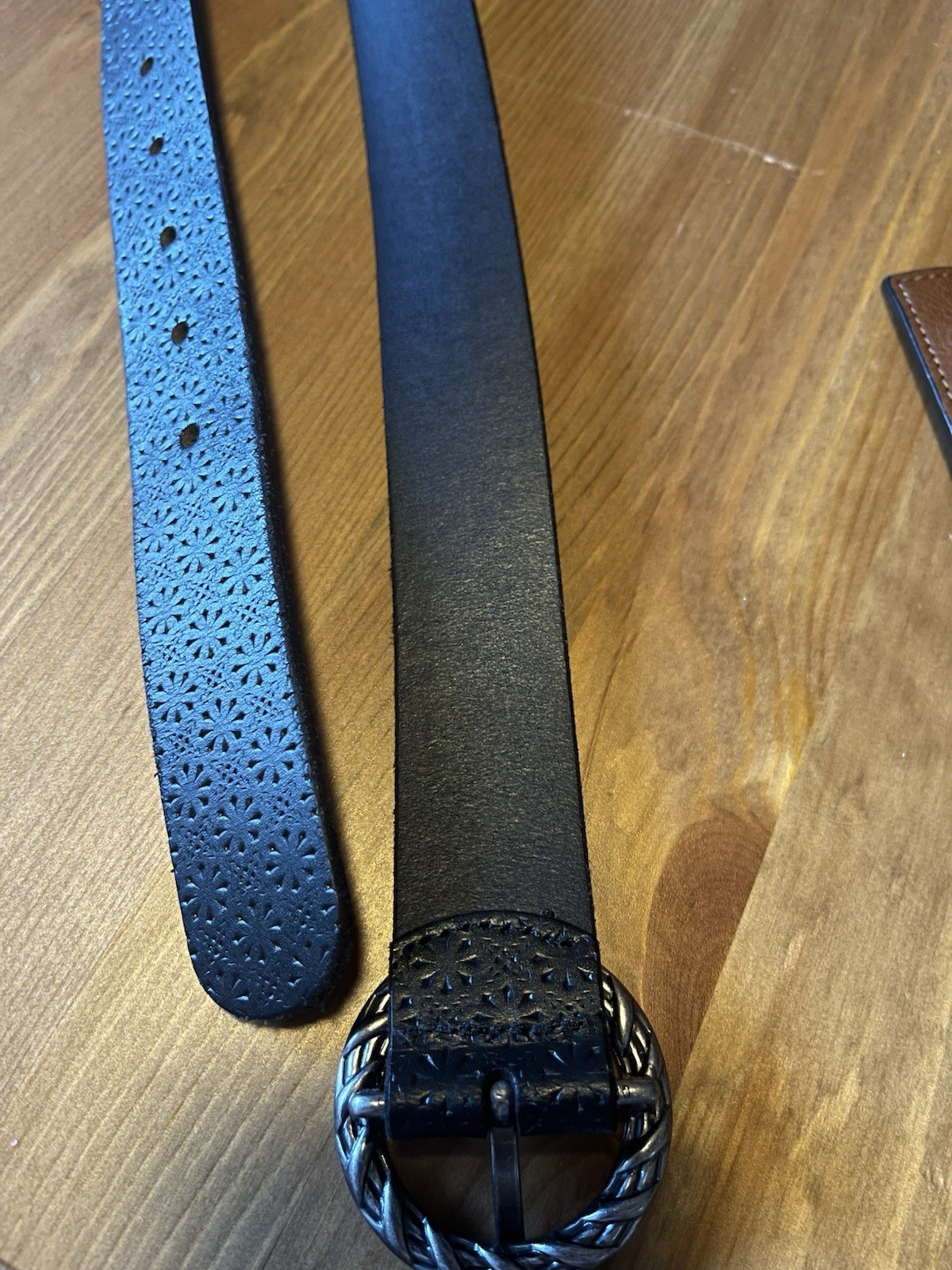 Lucky Brand 1.25” Wide Black Cut Out Black Leather Belt With Circular Buckle