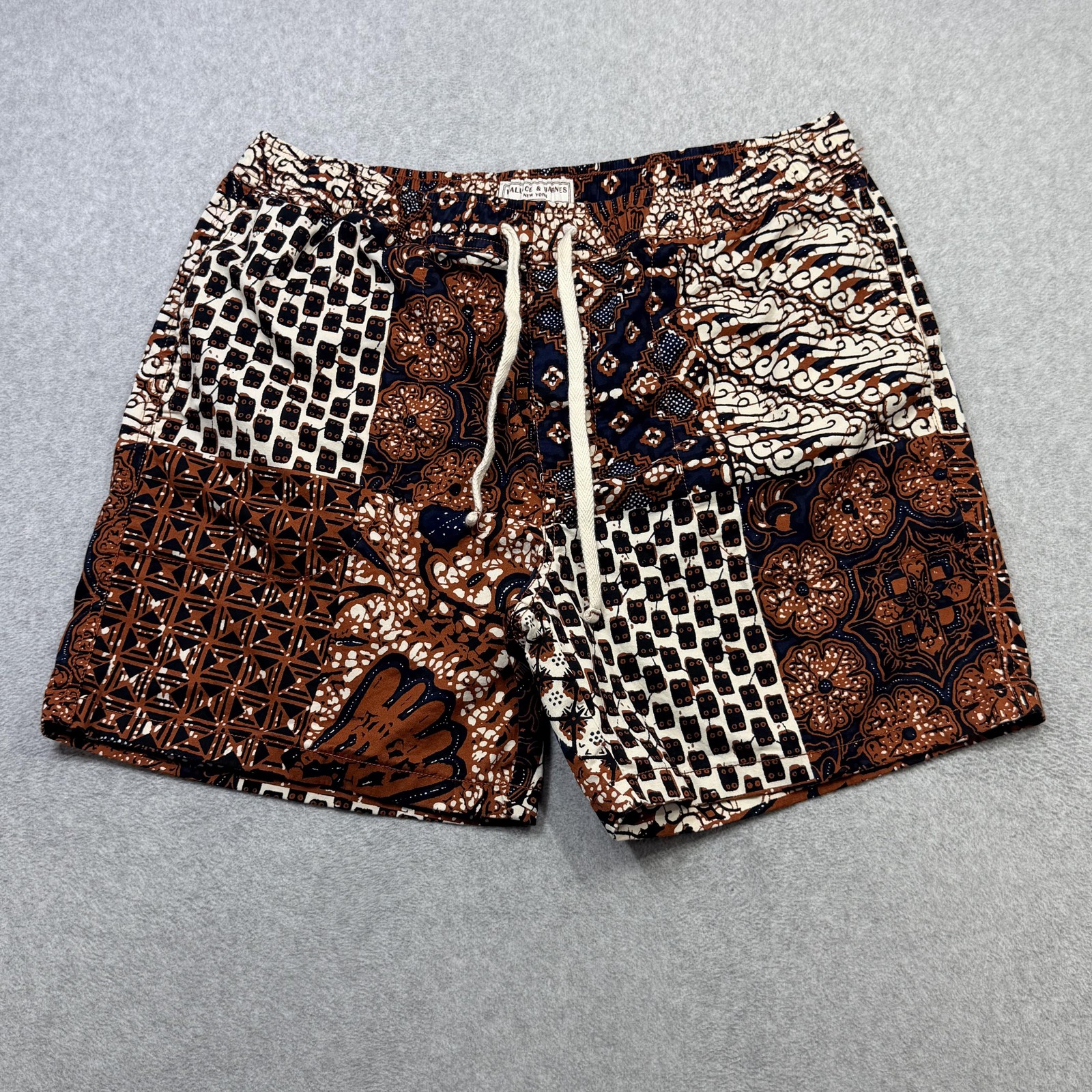 Wallace & Barnes Patchwork Shorts Mens Large Brown Batik 6 Inch Casual Elastic