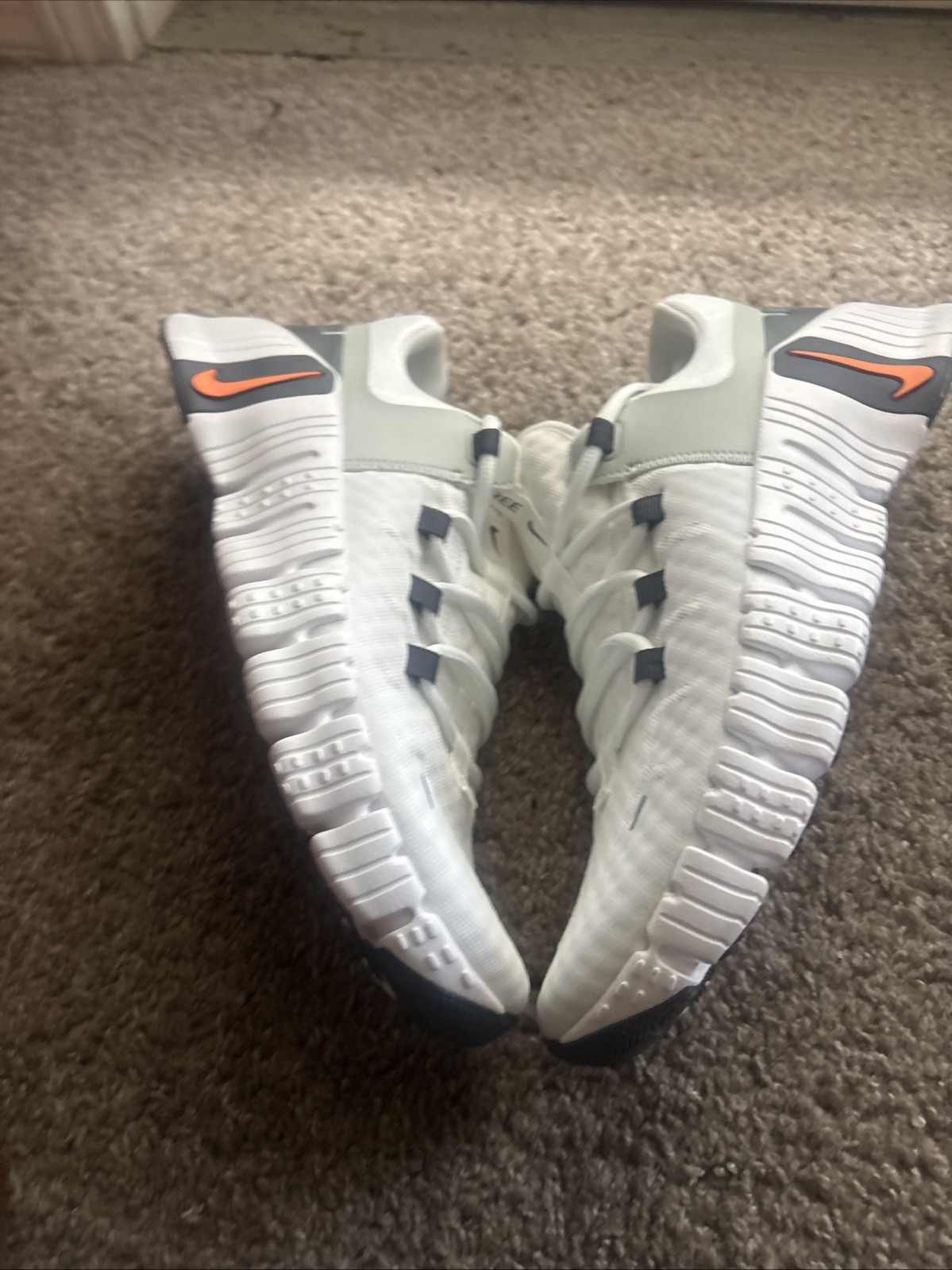 NEW Nike Free Metcon 5 Summit White/Bright Mandarin NBY DV3949-101 Mens Size 12