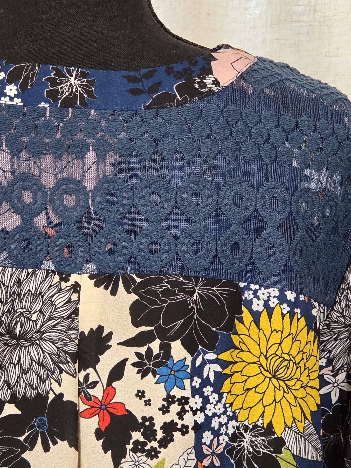 Zac & Rachel Top XL Navy Floral Lace Yoke Boho Tunic Blouse 3/4 Sleeve V-Neck