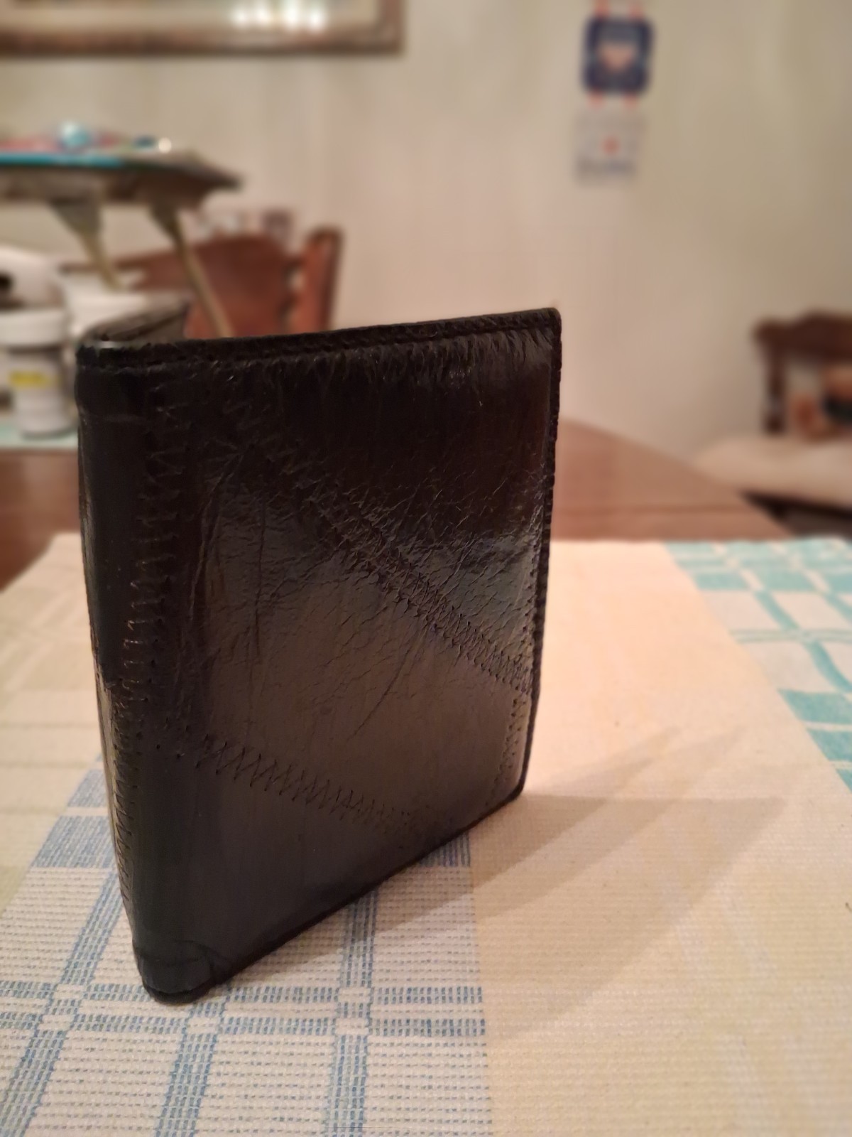 Men’s Black Solid Bifold Wallet, Folding Credit Card Slots, Card Holder Type