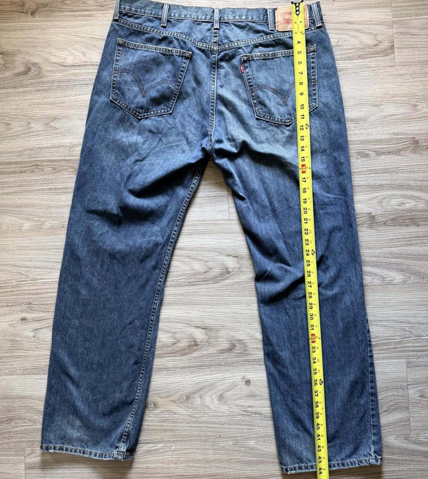 Vintage Levi’s 559 Relaxed Straight Fit Jeans 40×32 Blue Denim