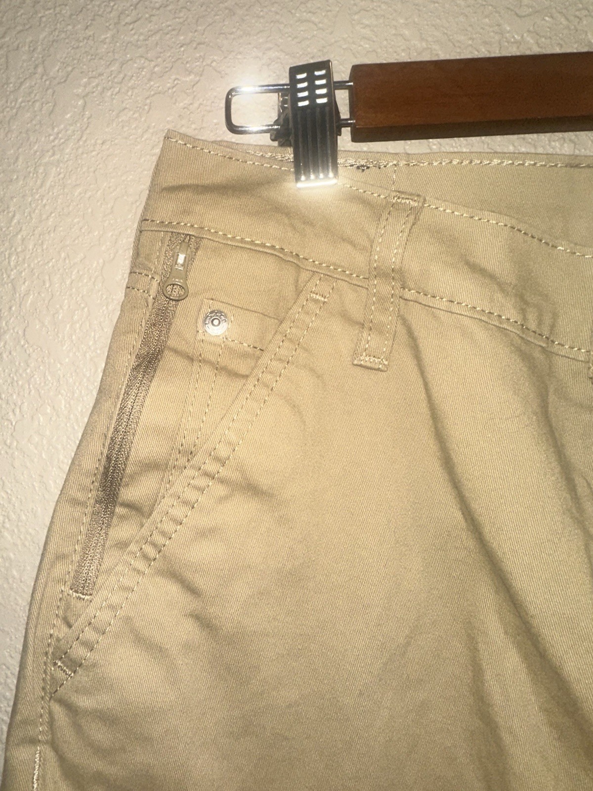 Signature by Levi Strauss & Co. Men’s Chino Pants Athletic Straight Khaki W30