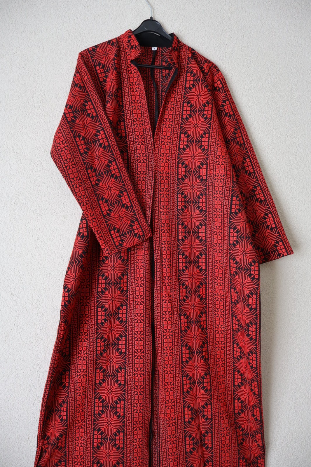 Traditional Palestinian / Jordanian Embroidered Thobe Kaftan Dress Black – WARDA