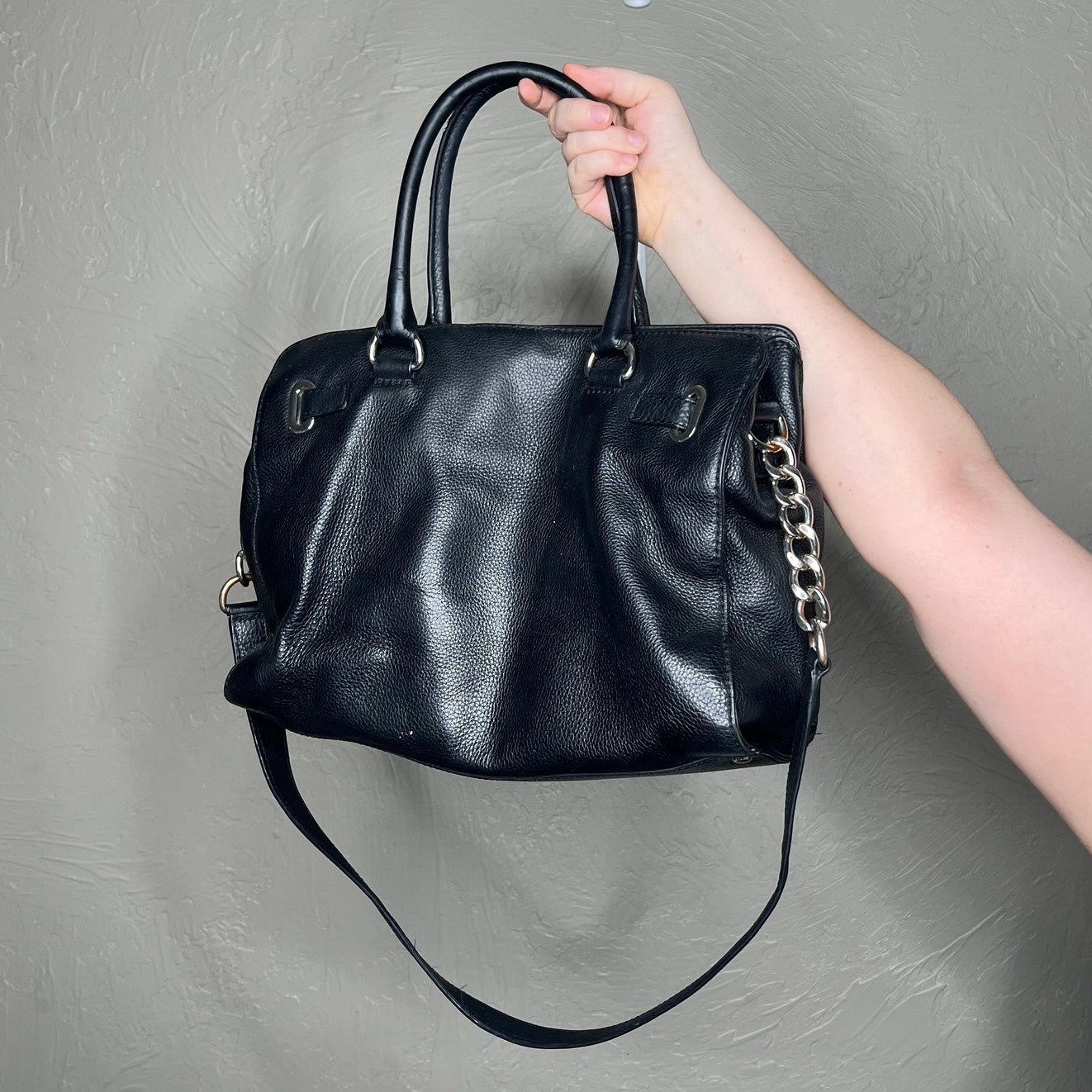 Michael Kors Handbag – Perfect for any occasion!
