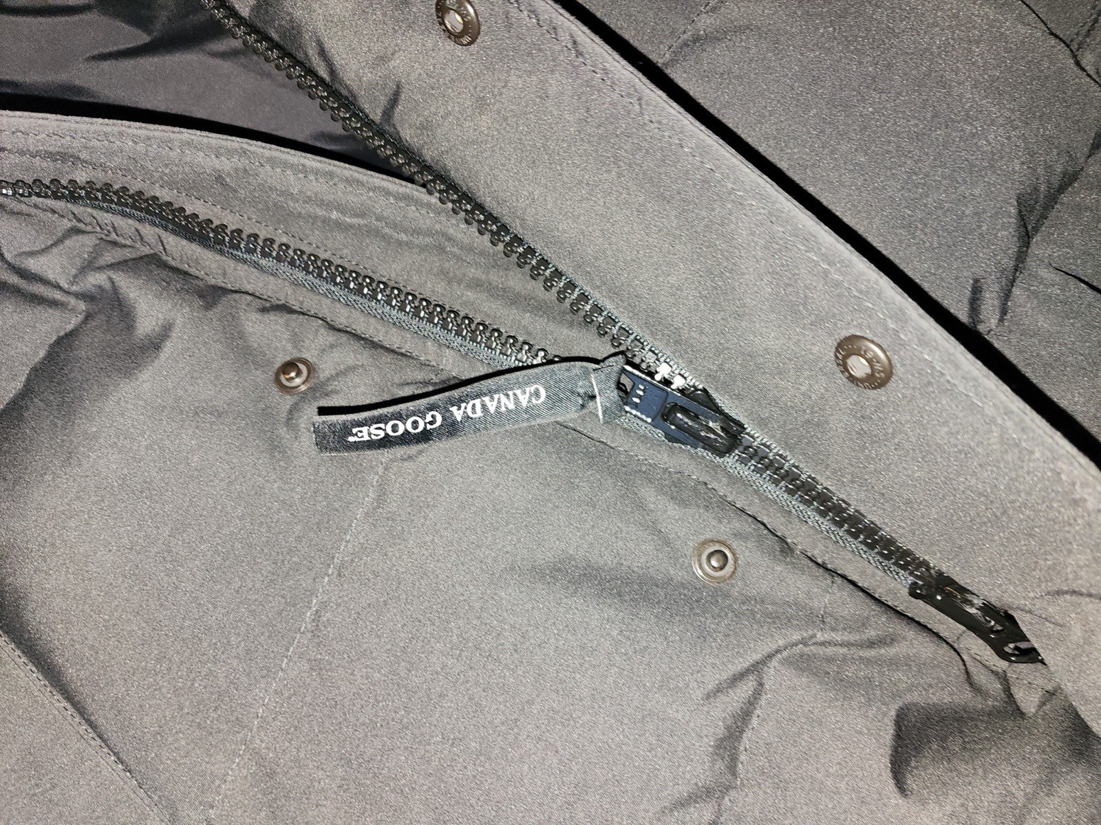Canada Goose Carson Black Hooded Parka Coyote Trim Fur Men’s M