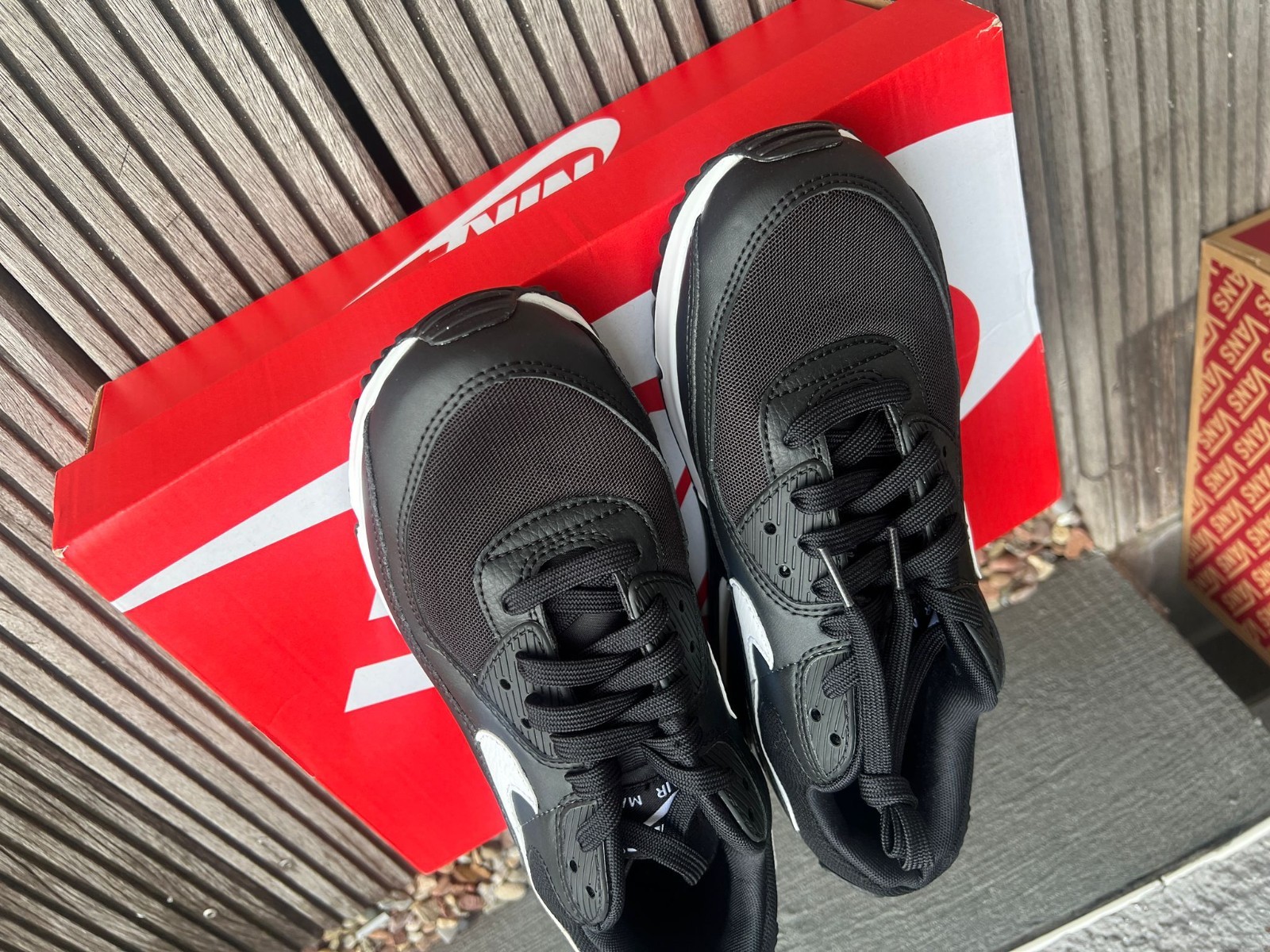 Nike Air Max 90 Black White Black White EU 43 Unisex Trainers Casual Shoes New