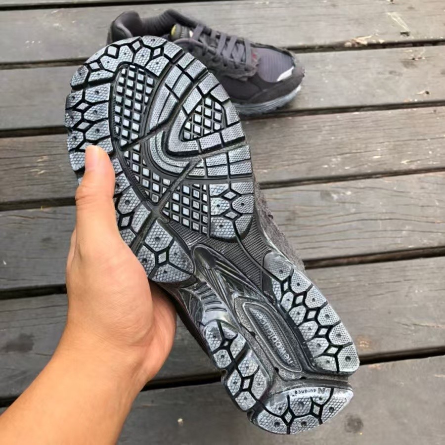 New Balance 2002R Protection Pack Phantom Black Suede Men’s casual shoes Brand
