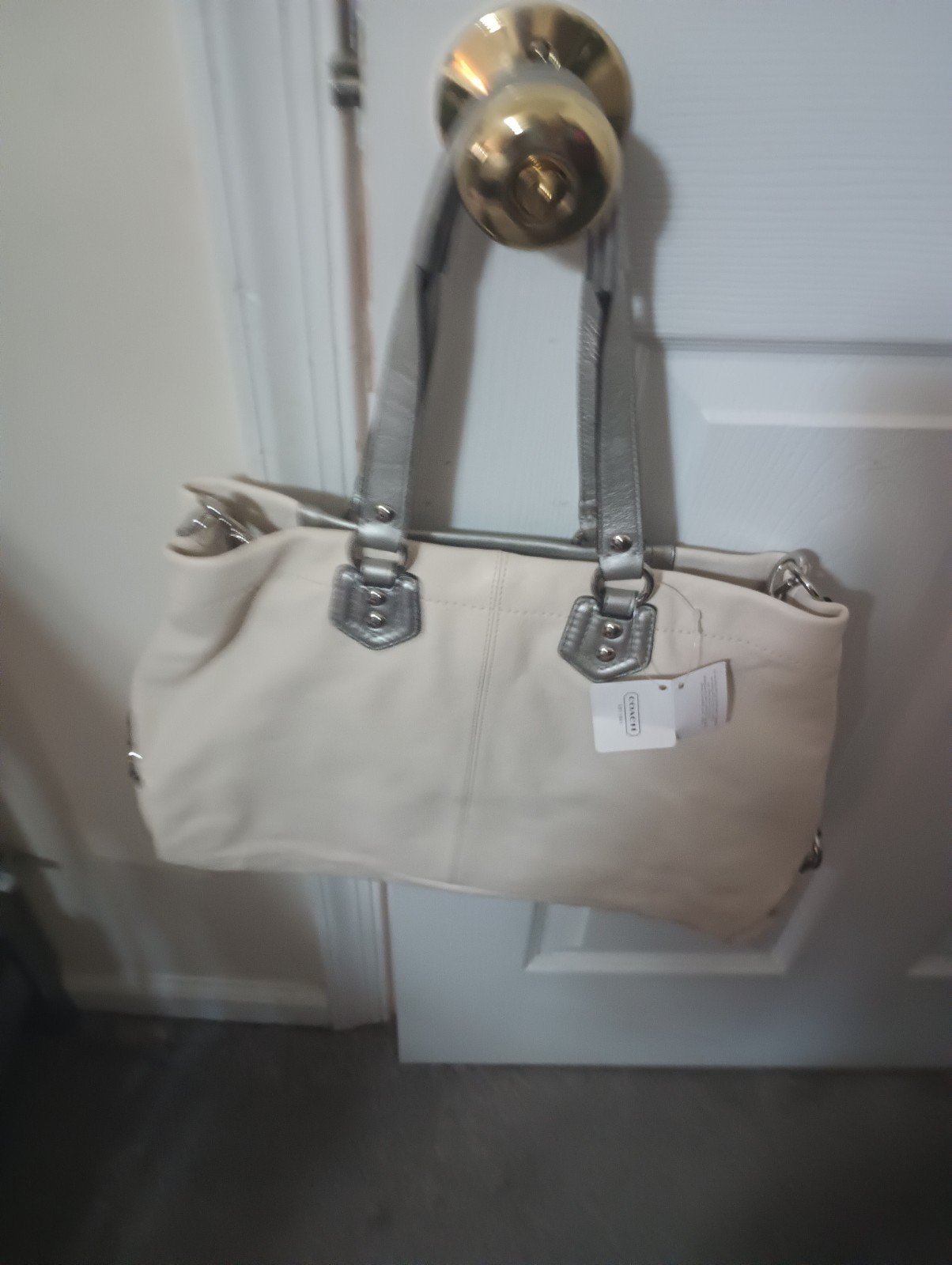 Authentic COACH F15513 Should Bag.