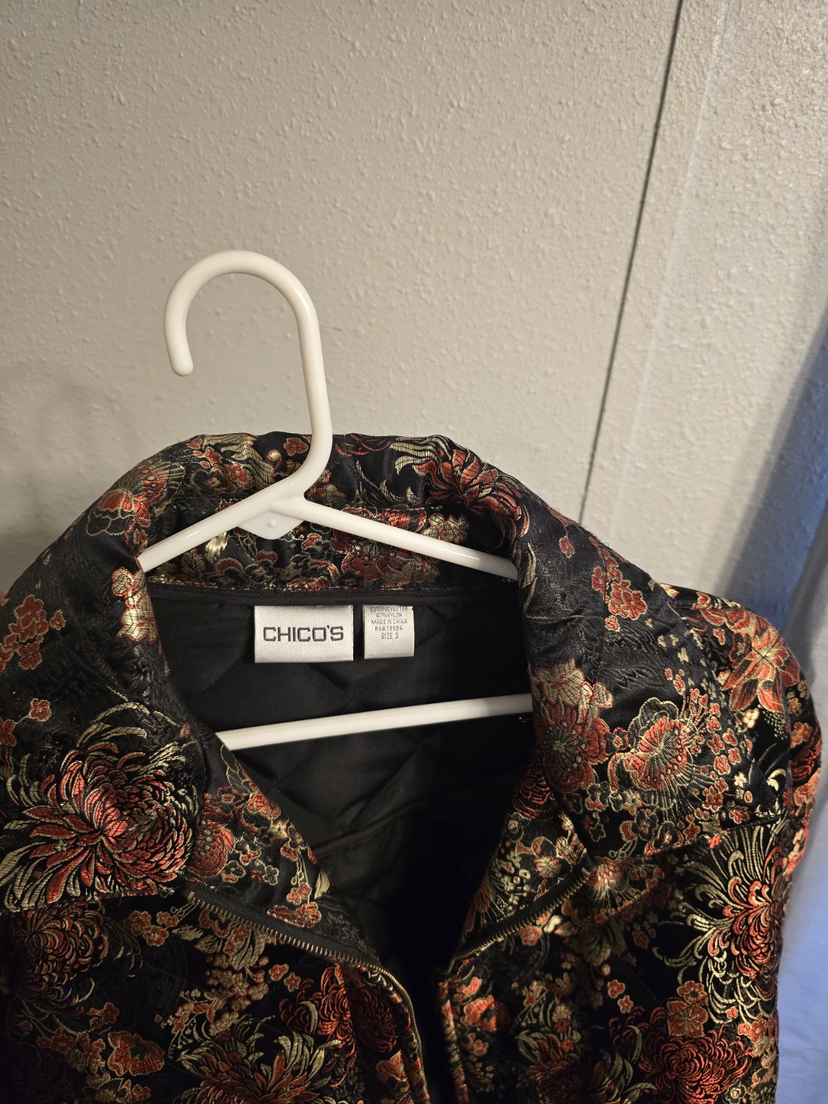 Chico’s Size 3 Quilted Floral Brocade Jacket XL Black Red Gold Metallic Zip Up