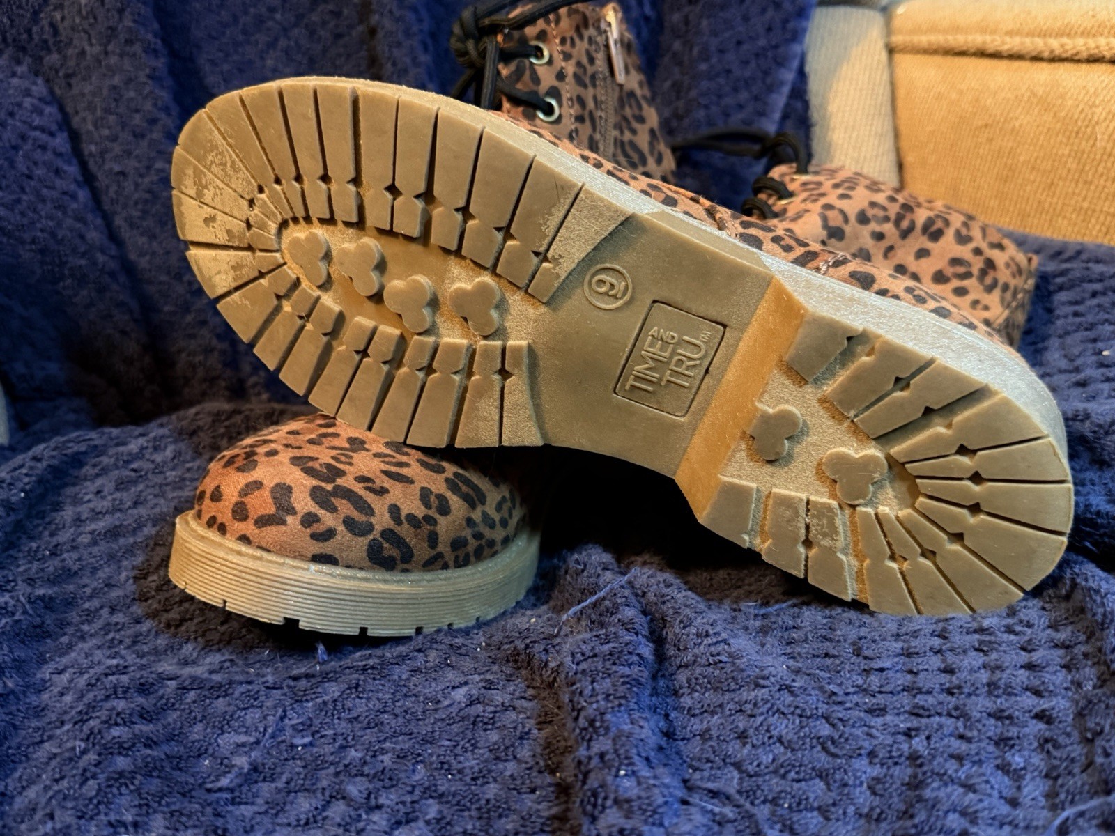 Time and Tru Kids Size 9 Leopard Print Combat Ankle Boots Lace-Up Side Zip