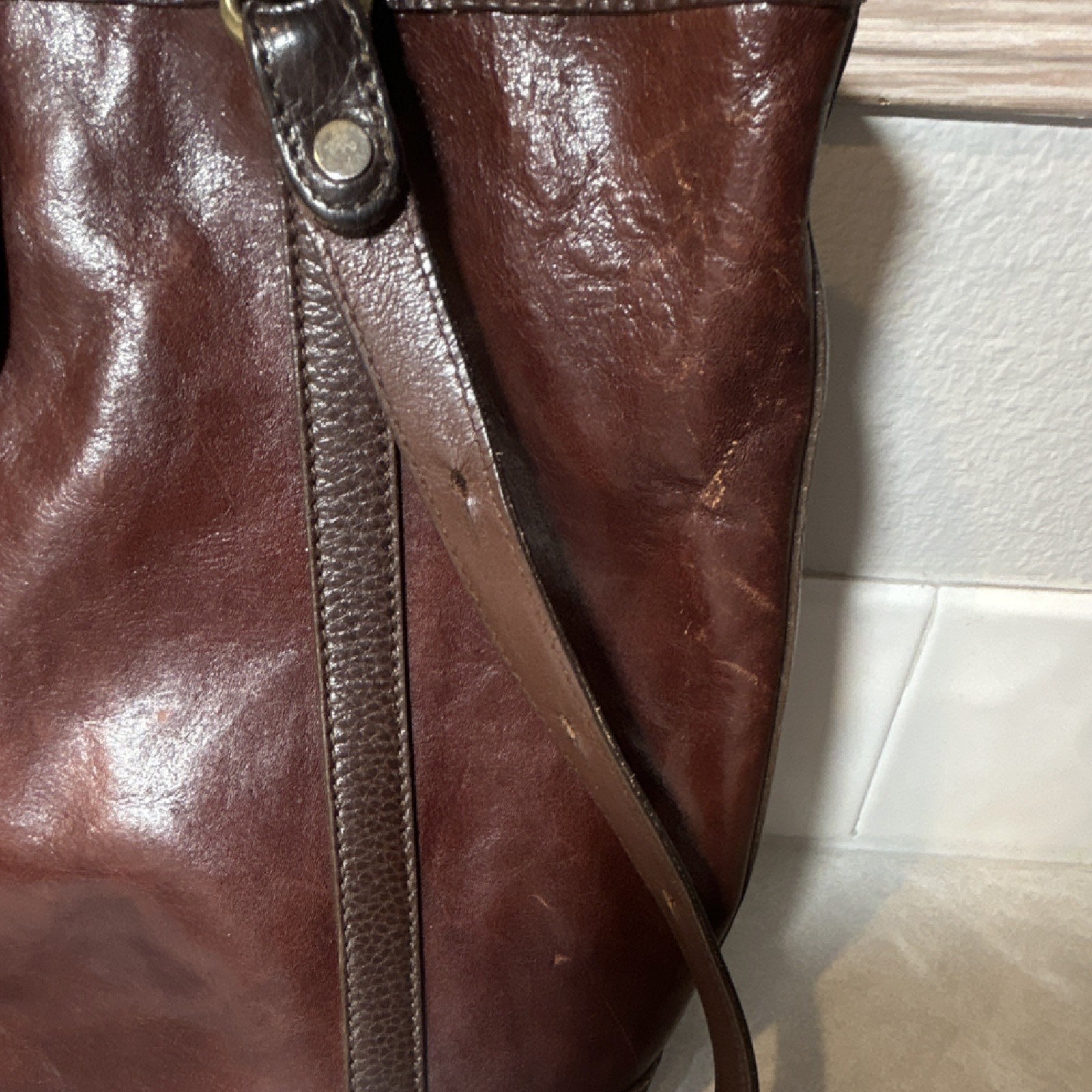 Brahmin Burgundy Tote Shoulder Bag Logo & Strap Accent Gold Hardware Snap