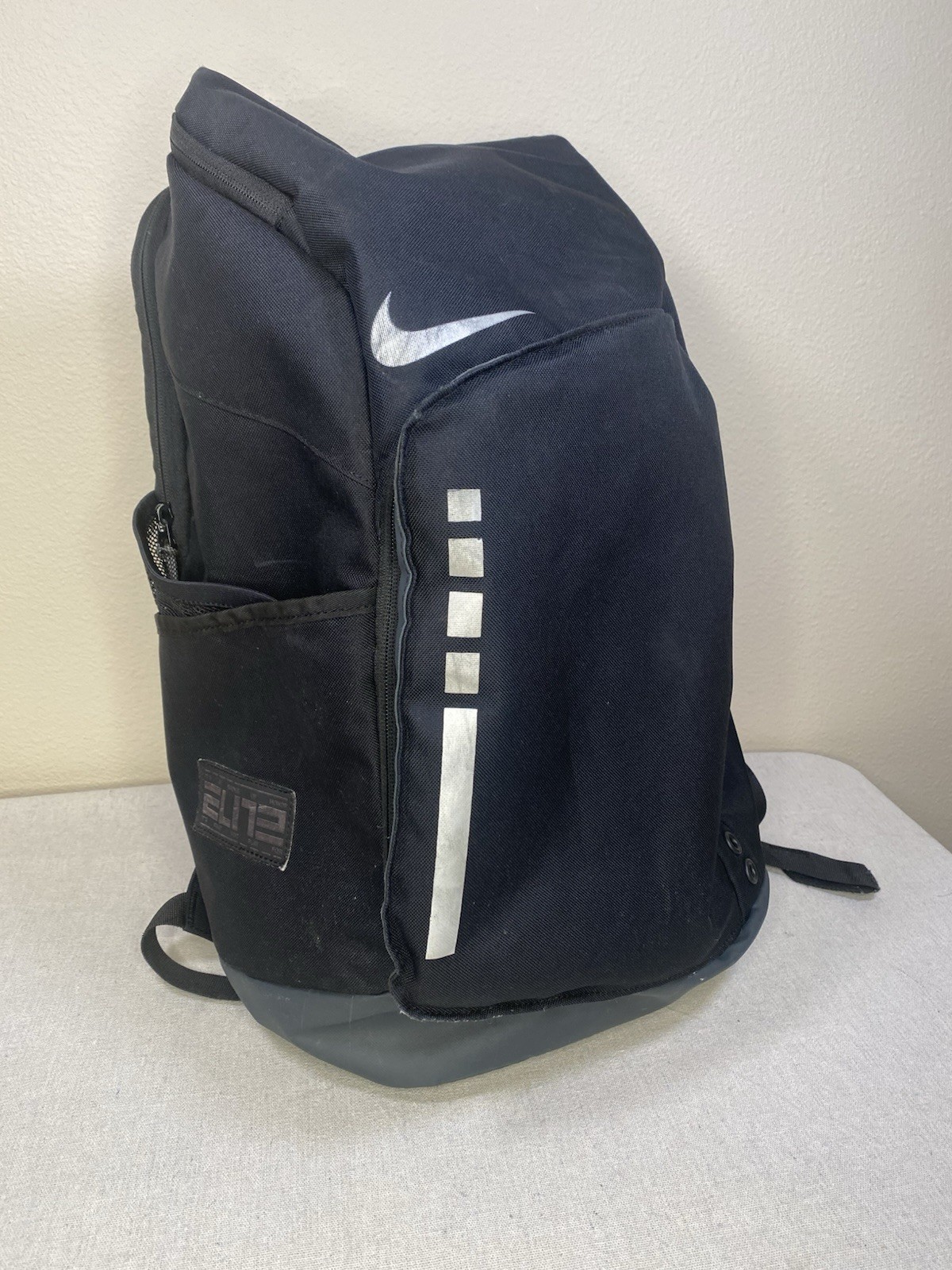 Nike Elite Backpack Black Anthracite and Metallic Silver CA #05553 – Used