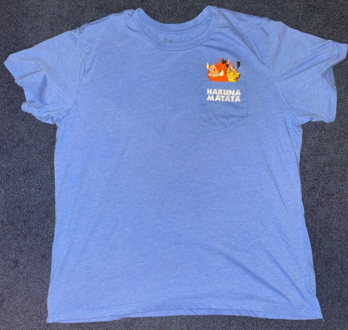 Disney The Lion King HAKUNA MATATA Pumbaa & Timon Pocket T-Shirt Men’s 2XL Blue