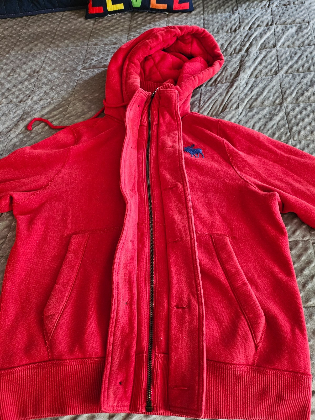 Mens Size 2XL Heavyweight full zip button closed red hoodie