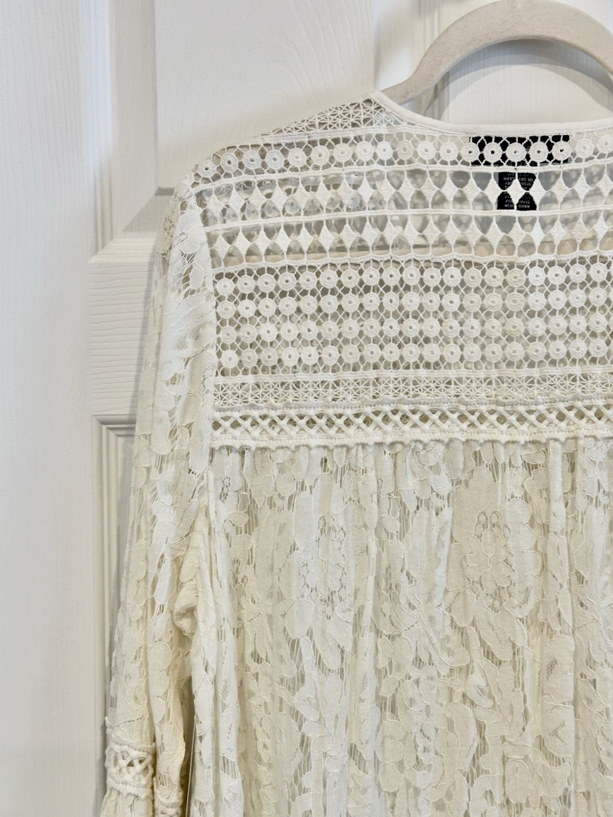 KAREN KANE Seascape Multi-lace Sheer Top Ivory Color Vneck Buttons Sz L $118 NWT
