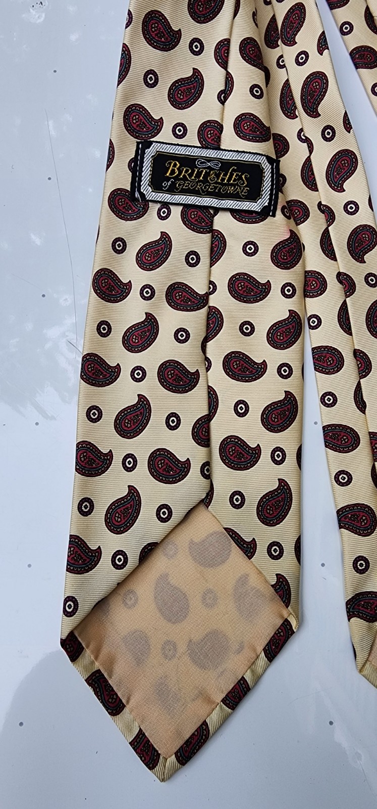 Britches Paisley 100% Silk tie 3.25″ X 57.5″ Made In England