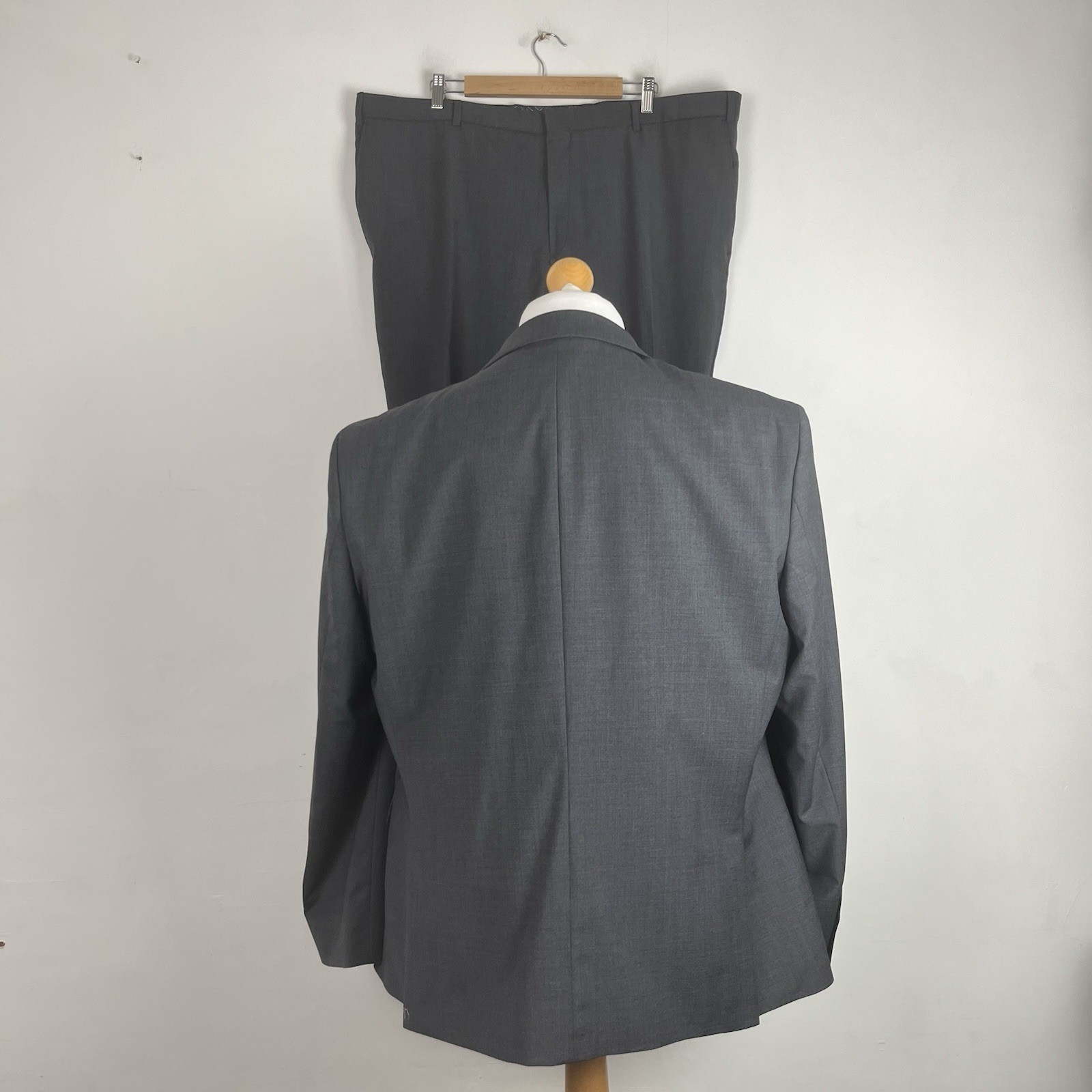 Ted Baker 3 Piece Suit Men’s Dark Grey 50S Jacket 44W 29L Trousers Slim Fit