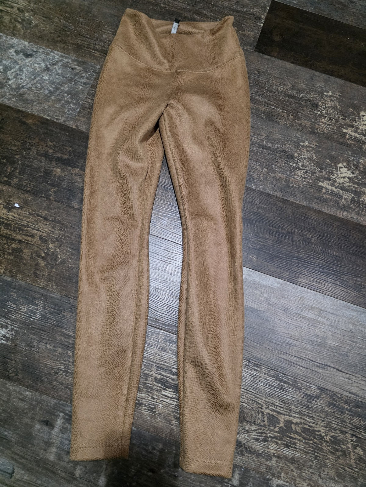 WHBM Runway Legging Women’s S/0 Tan Faux Leather Stretch Mid Rise