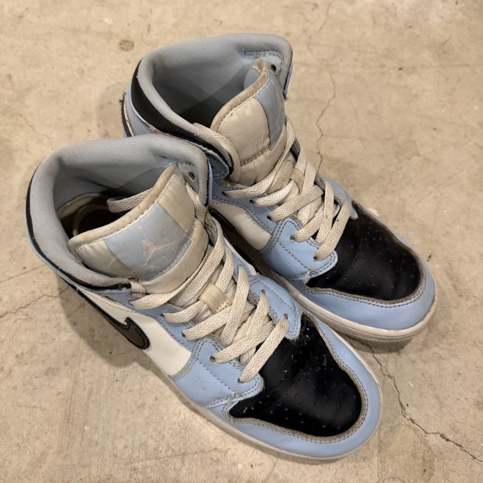 Size 6.5Y – Nike Air Jordan 1 Mid GS Ice Blue Black White *DISTRESSED*