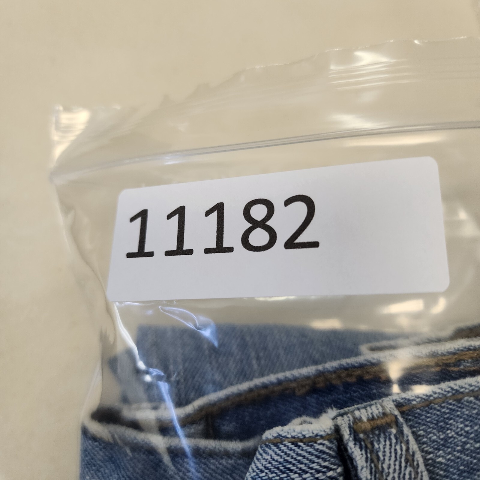 Levi Strauss & Co Signature Relaxed Mens W36 x L32 100% Cotton Light Blue Wash
