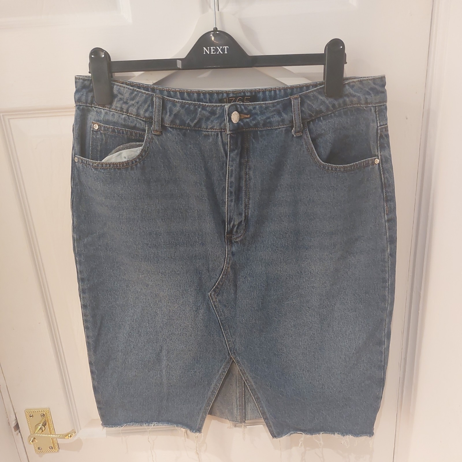 Peacocks Blue Denim Stone Wash Frayed Raw Hem Slit Pencil Skirt Size 16