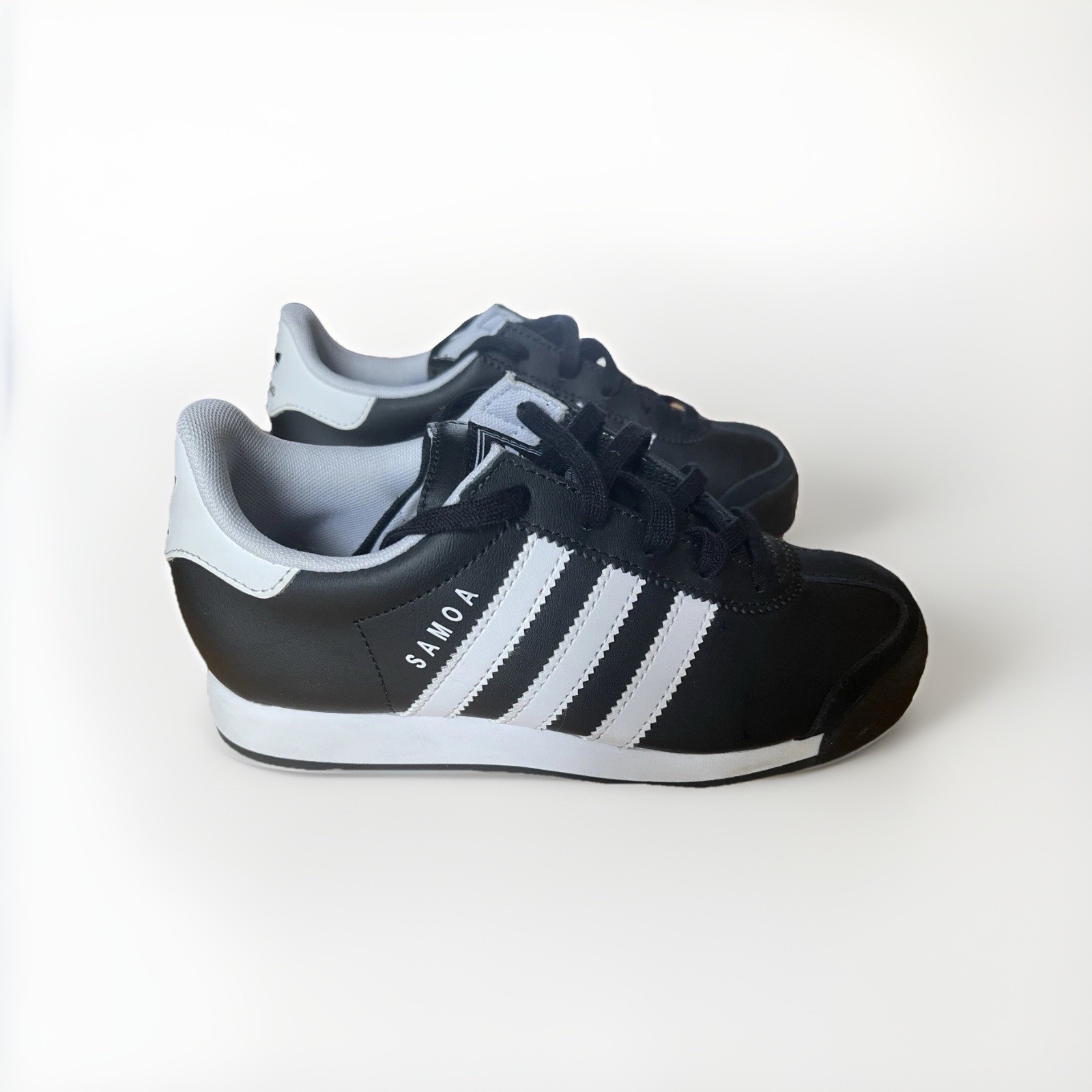 Adidas Samoa Youth Sneakers Black/White, Size 2Y NWOT