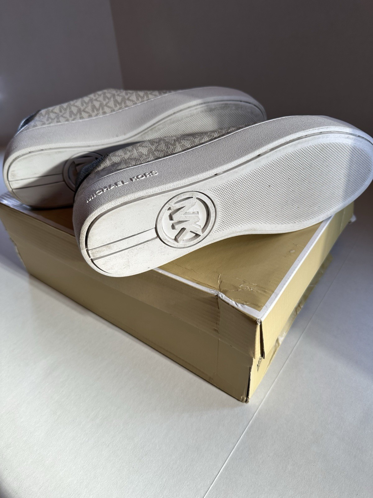 MK Michael Kors Poppy Lace Up Sneakers Vanilla Leather -sz. 9M