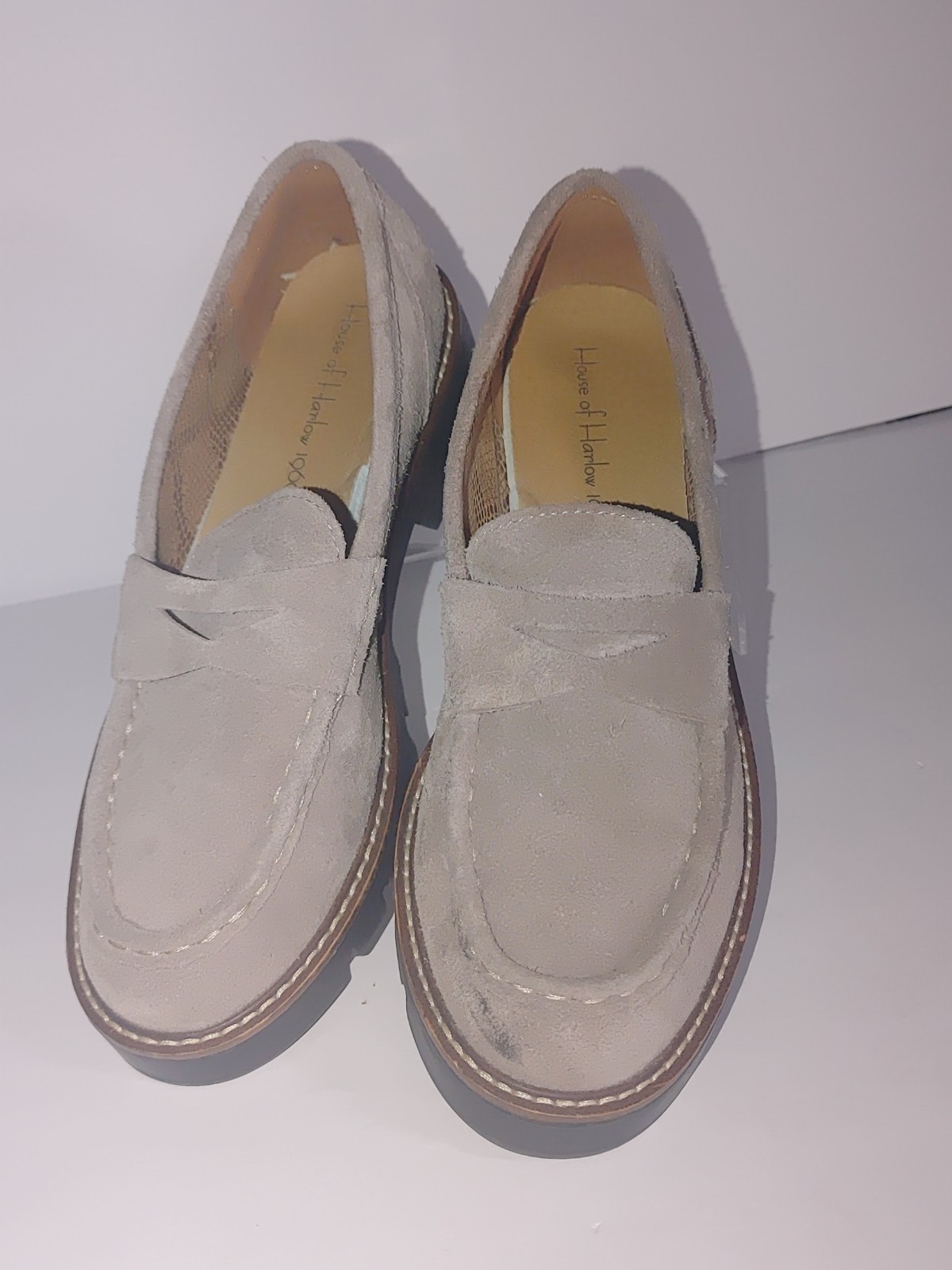 House of Harlow 1960 Womens 8.5M Suede Taupe Leather Penny Loafer Lug Sole Shoes