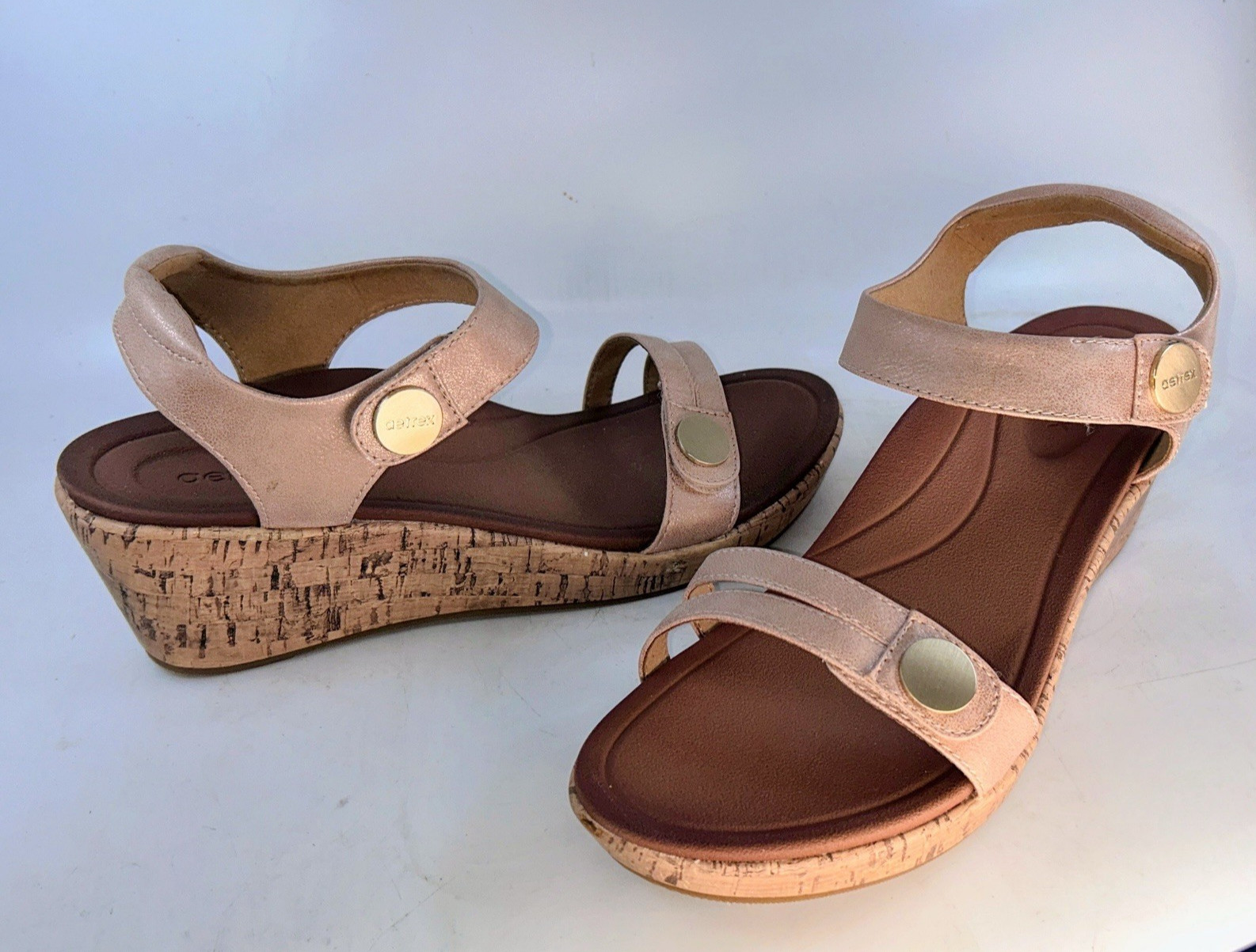 NEW Aetrex Livia Quarter Strap Wedge Orthopedic Sandal in Blush Size 10,5 11 Box