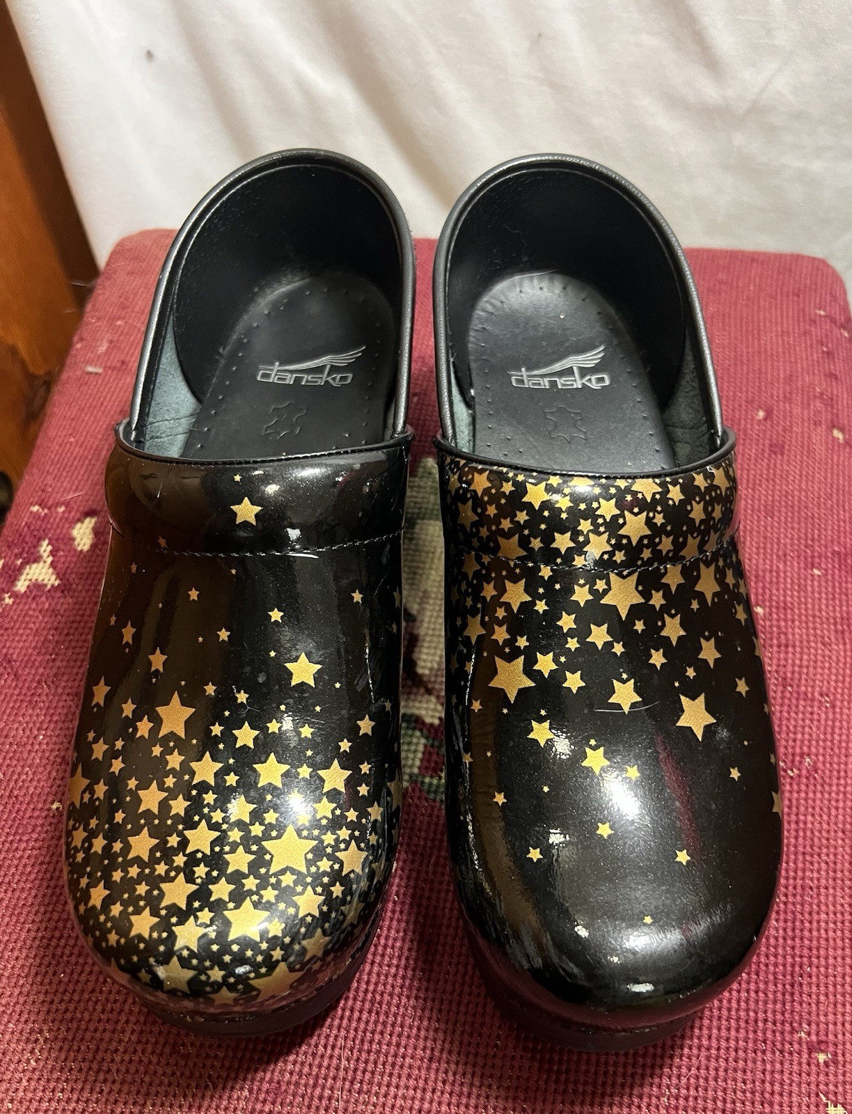 DANSKO Size 39 Falling Gold Stars Black Patent Leather Clogs Womens 8.5 / 9