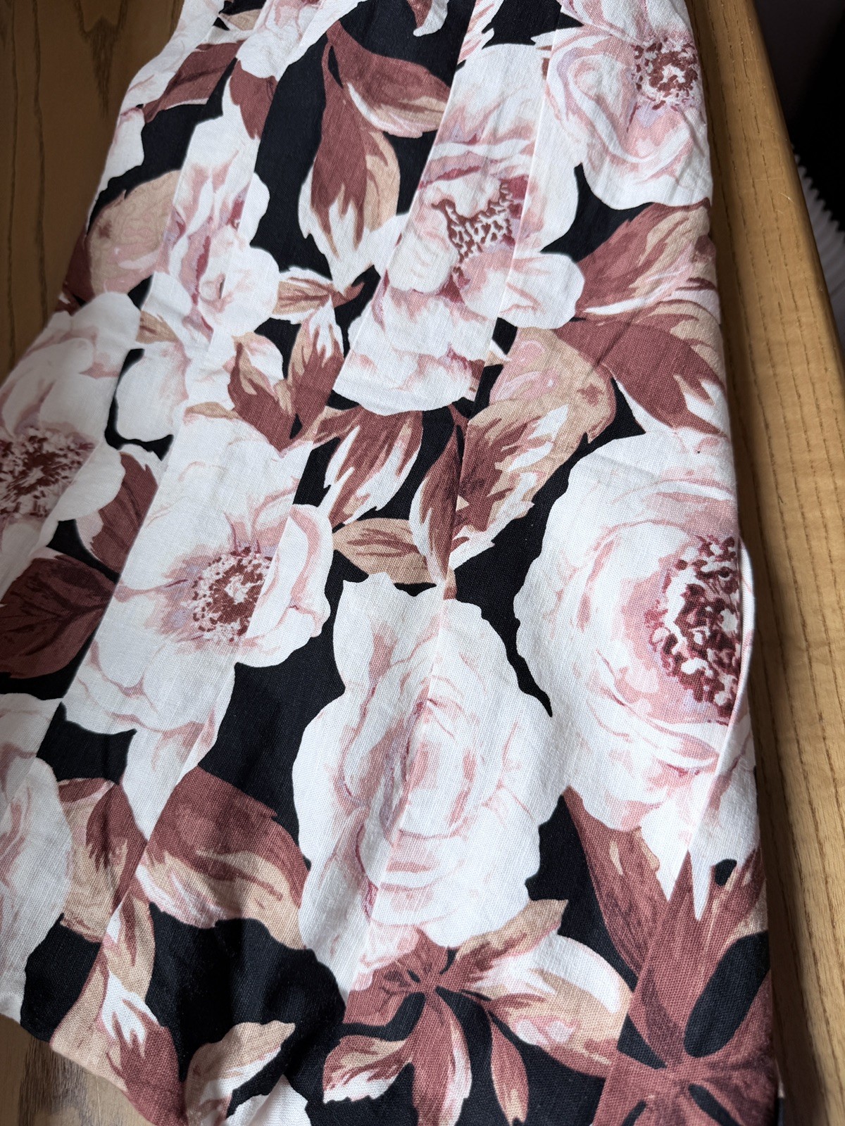 NWT Express Floral Linen-Blend Ruched Mini Skirt Size Large Roses Tiered