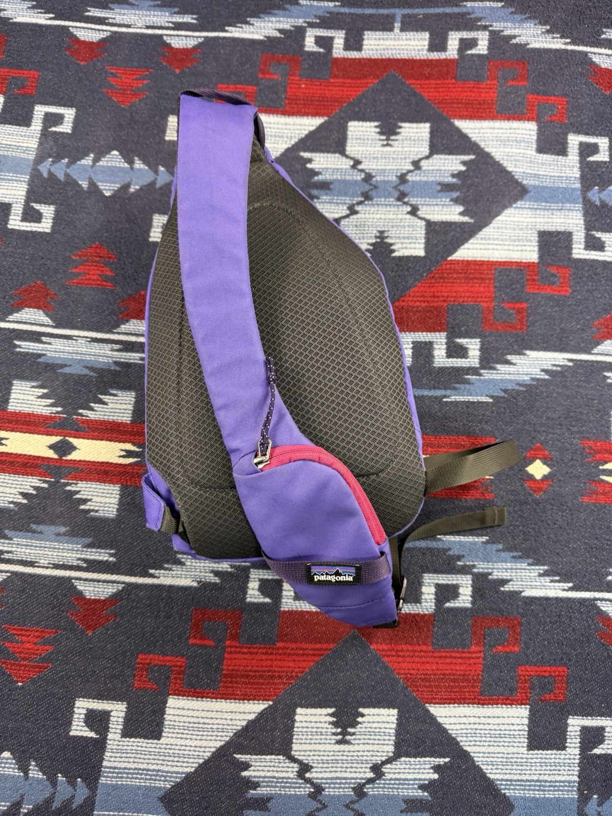 Patagonia Atom Sling 8L Women Bag Outdoor Purple Violet Rare Color Carry On Pack