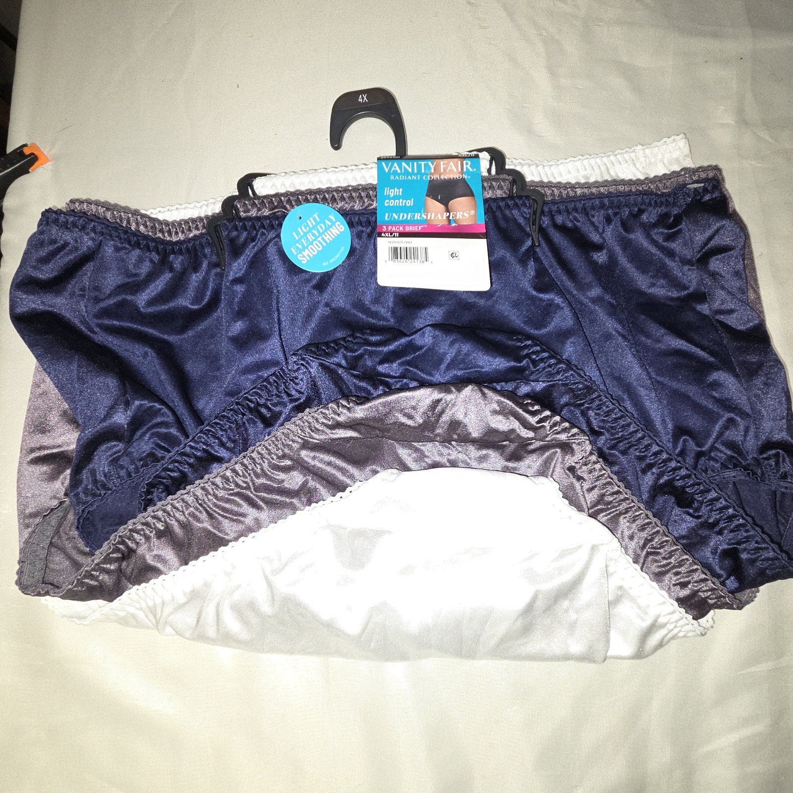 NWT Vanity Fair Radiant Collection 3 Pack Briefs 4X. Navy, Gray, White.
