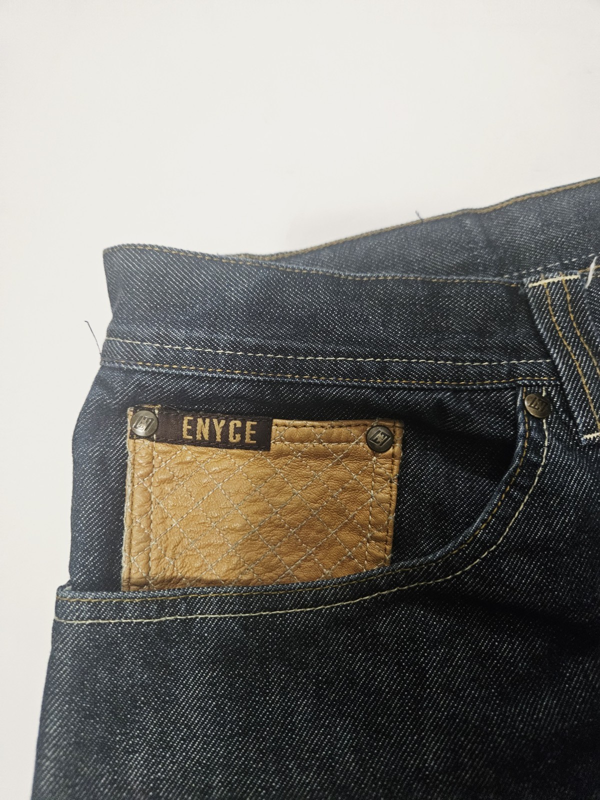 Enyce Dark Wash Leather Cotton Denim Jeans Logo Patch Men’s Size 42 Short Leg
