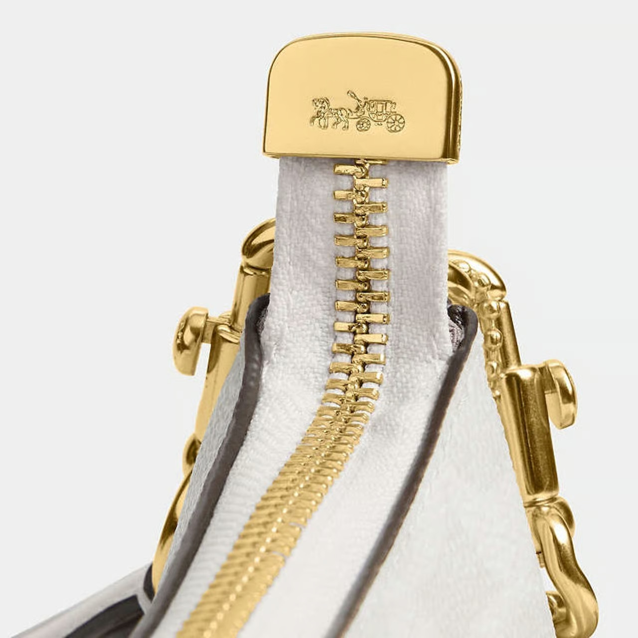 NWT Coach Teri Shoulder Bag In Signature Canvas CV933 Gold/White/Chalk